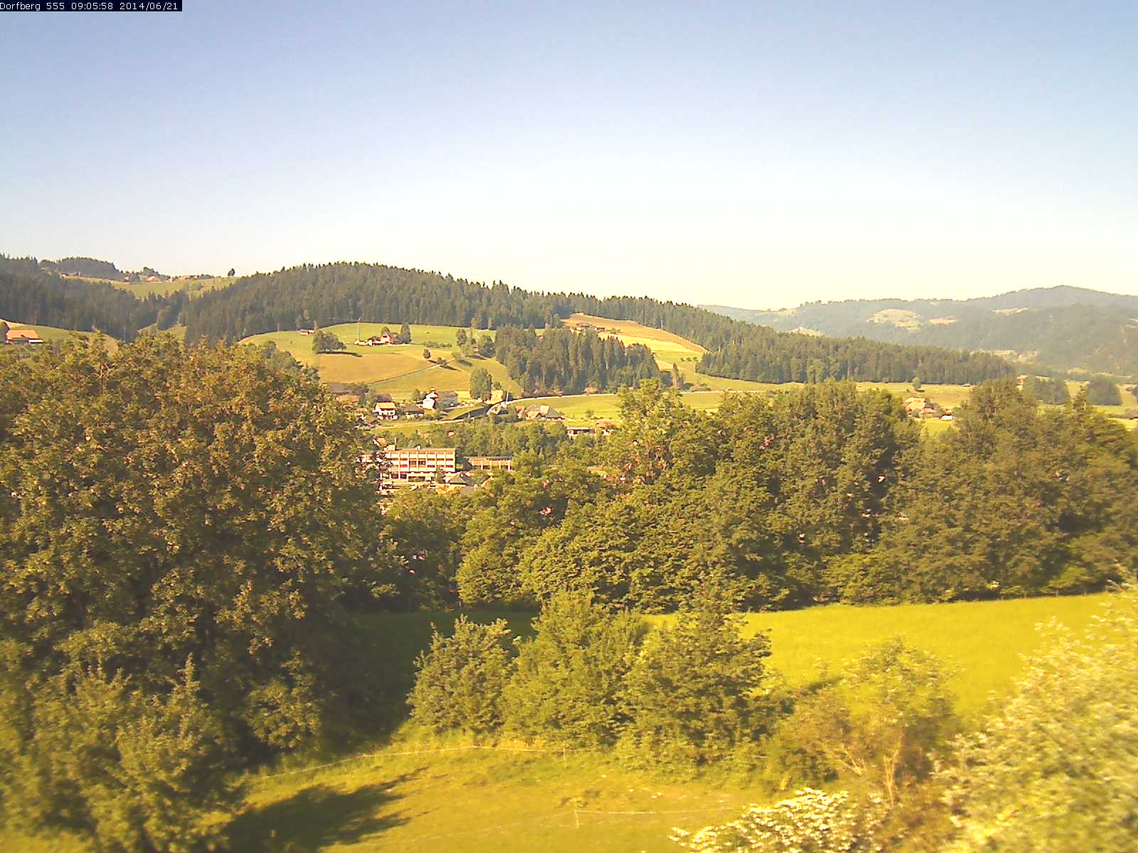 Webcam-Bild: Aussicht vom Dorfberg in Langnau 20140621-090600