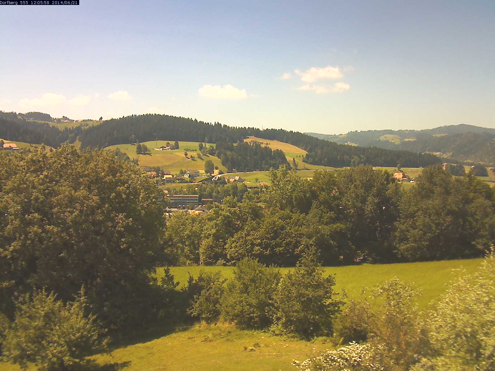 Webcam-Bild: Aussicht vom Dorfberg in Langnau 20140621-120600