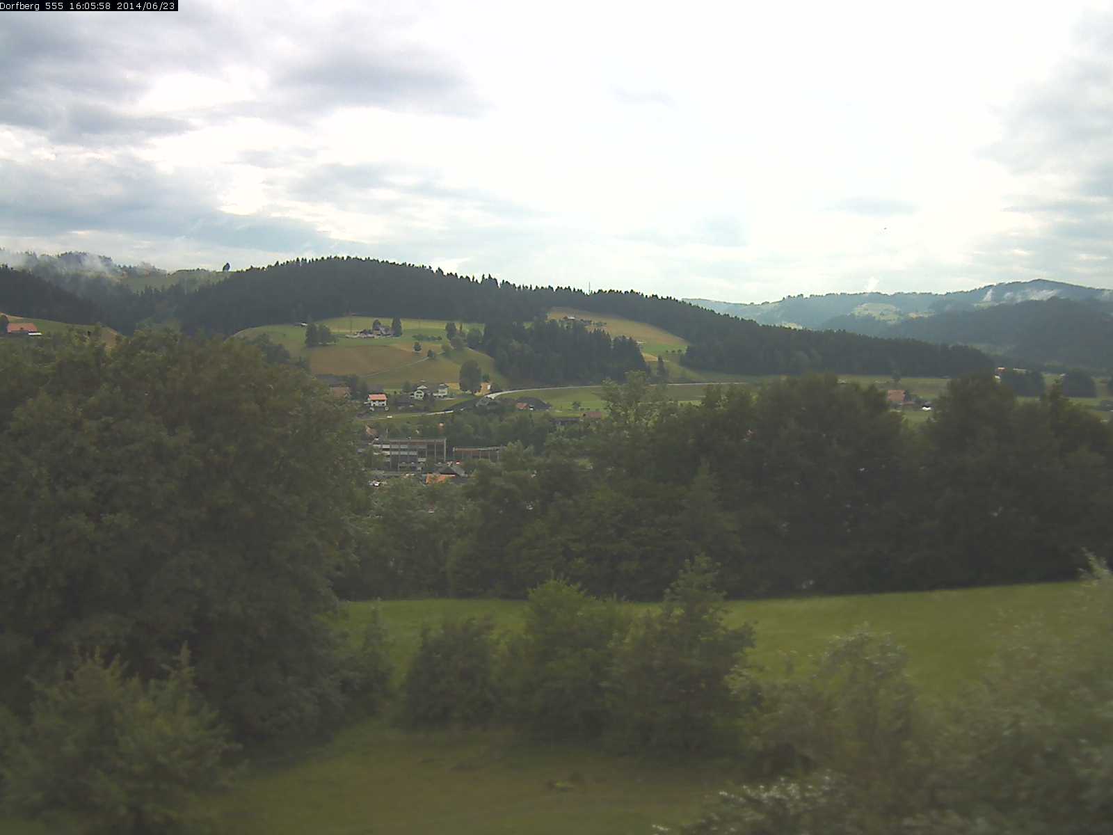 Webcam-Bild: Aussicht vom Dorfberg in Langnau 20140623-160600