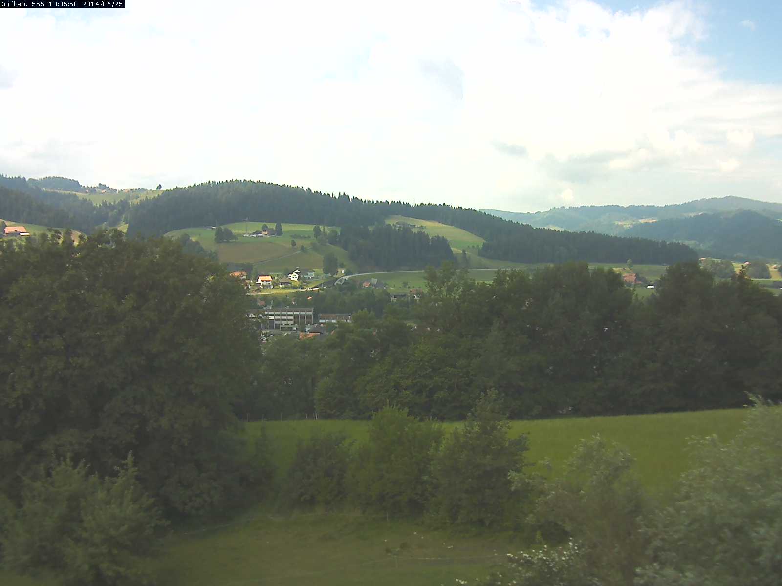 Webcam-Bild: Aussicht vom Dorfberg in Langnau 20140625-100600