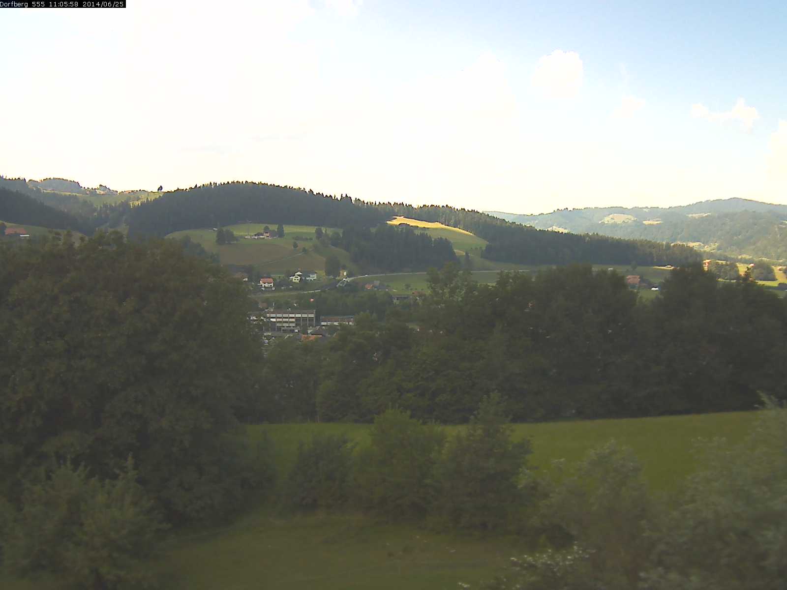Webcam-Bild: Aussicht vom Dorfberg in Langnau 20140625-110600