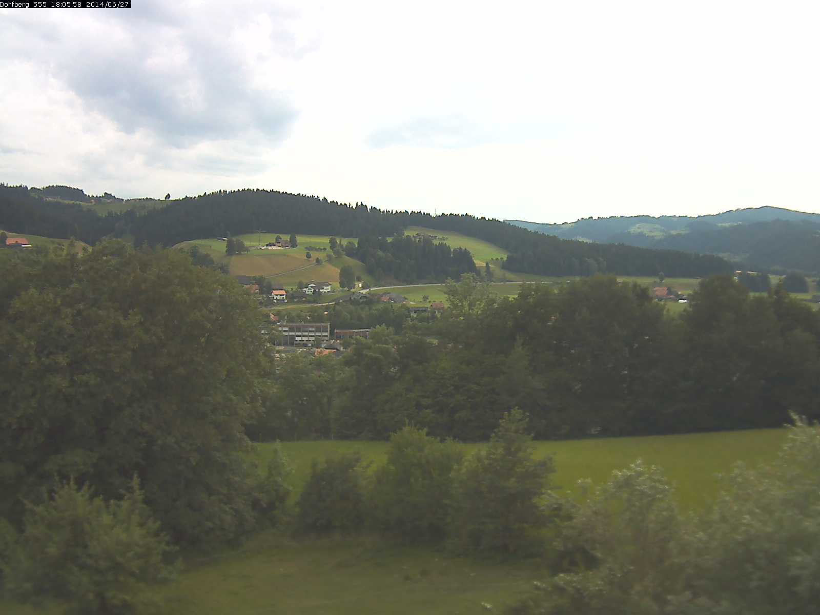 Webcam-Bild: Aussicht vom Dorfberg in Langnau 20140627-180600