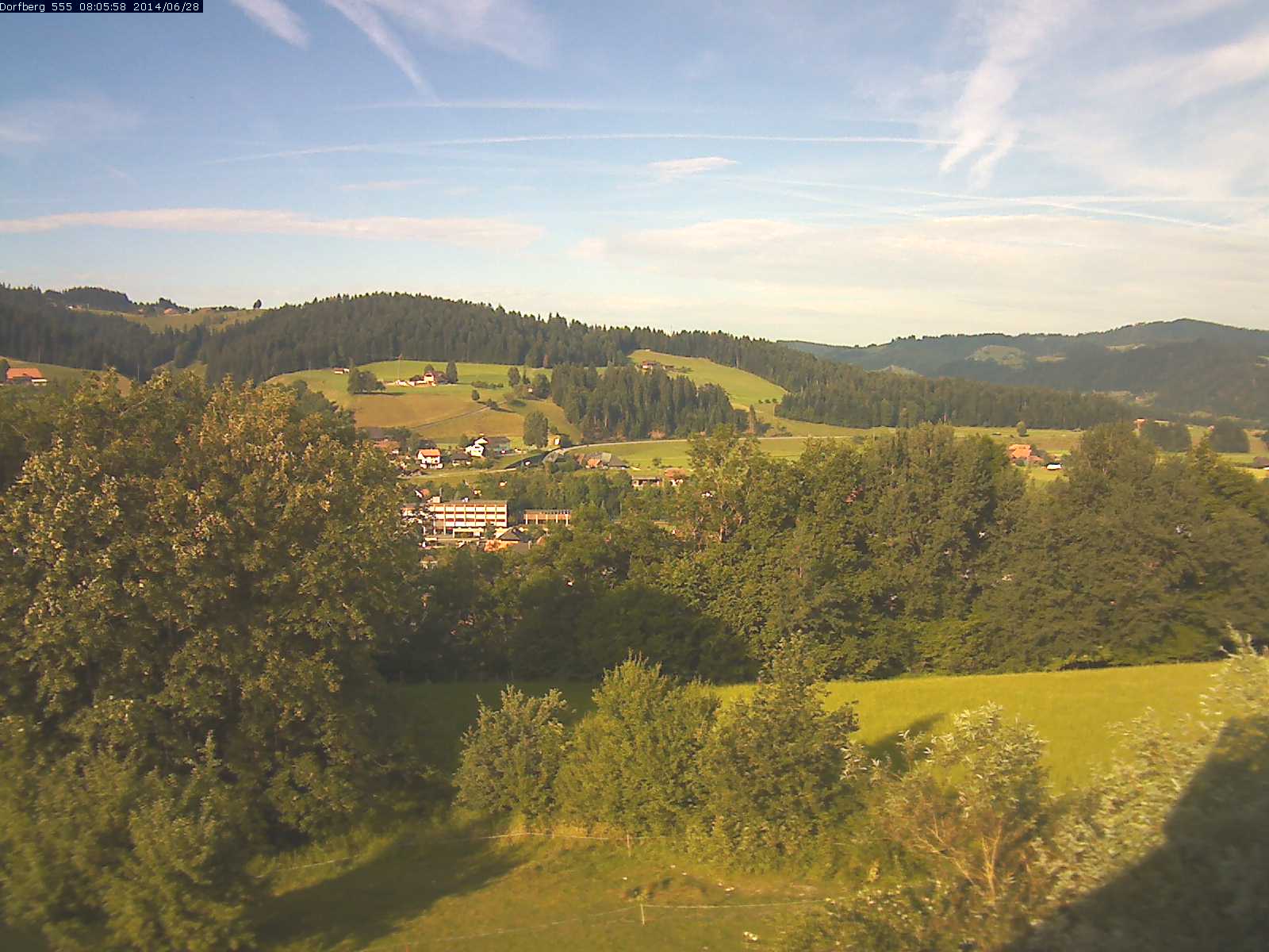 Webcam-Bild: Aussicht vom Dorfberg in Langnau 20140628-080600