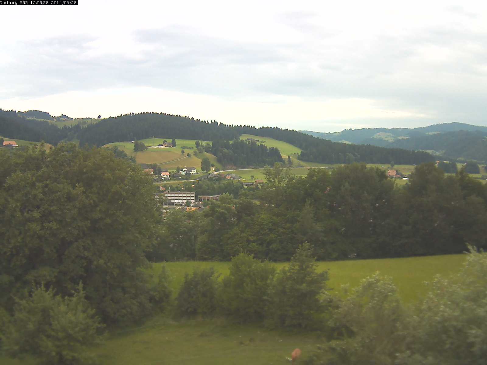 Webcam-Bild: Aussicht vom Dorfberg in Langnau 20140628-120600