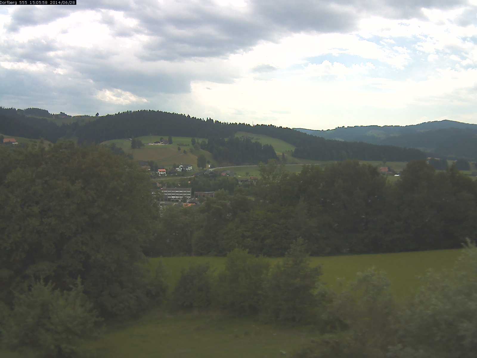 Webcam-Bild: Aussicht vom Dorfberg in Langnau 20140628-150600