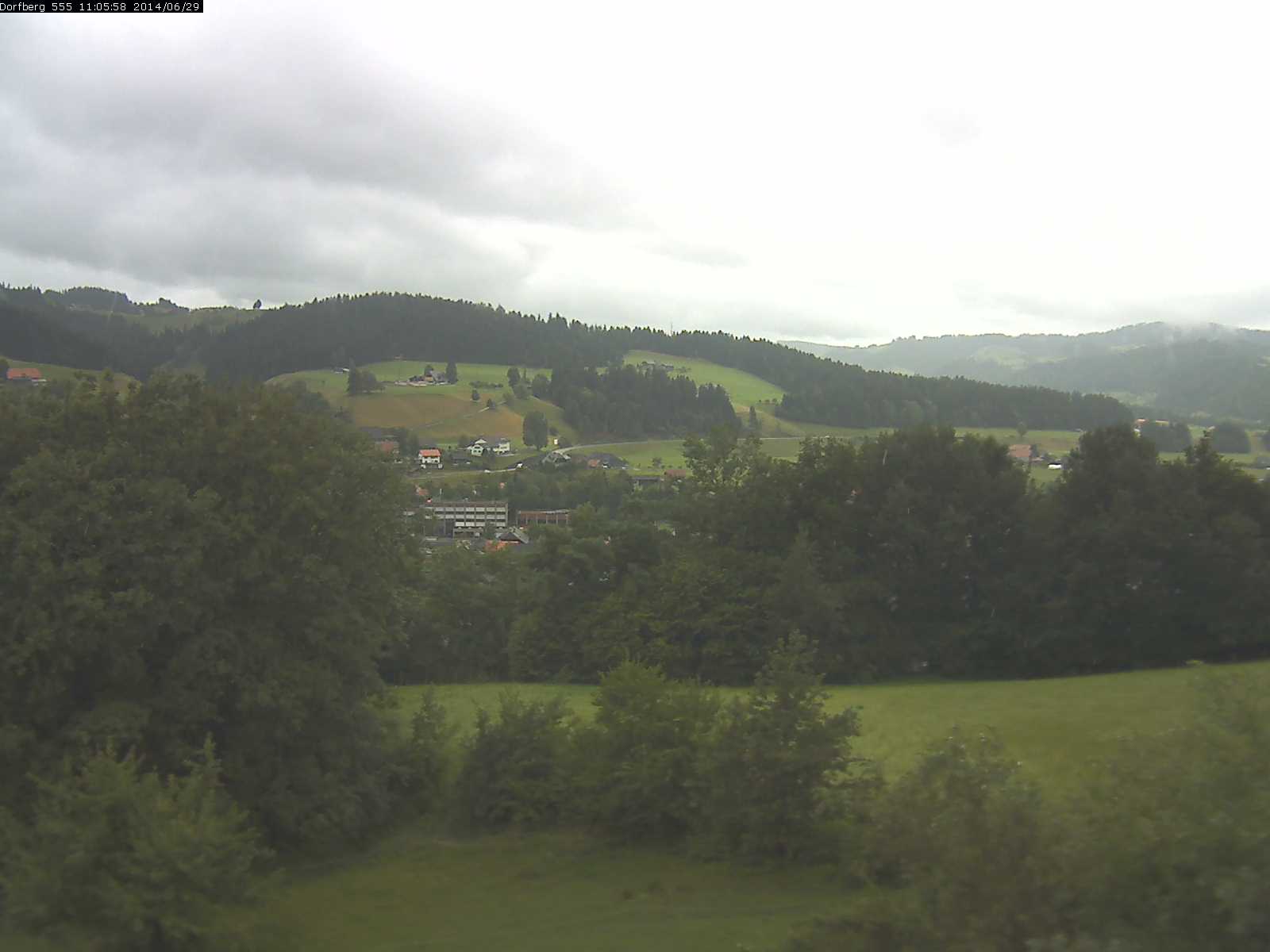 Webcam-Bild: Aussicht vom Dorfberg in Langnau 20140629-110600
