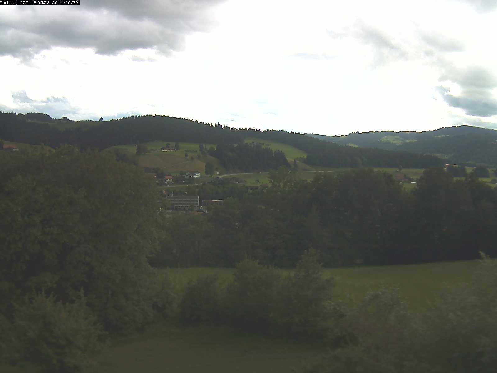 Webcam-Bild: Aussicht vom Dorfberg in Langnau 20140629-180600