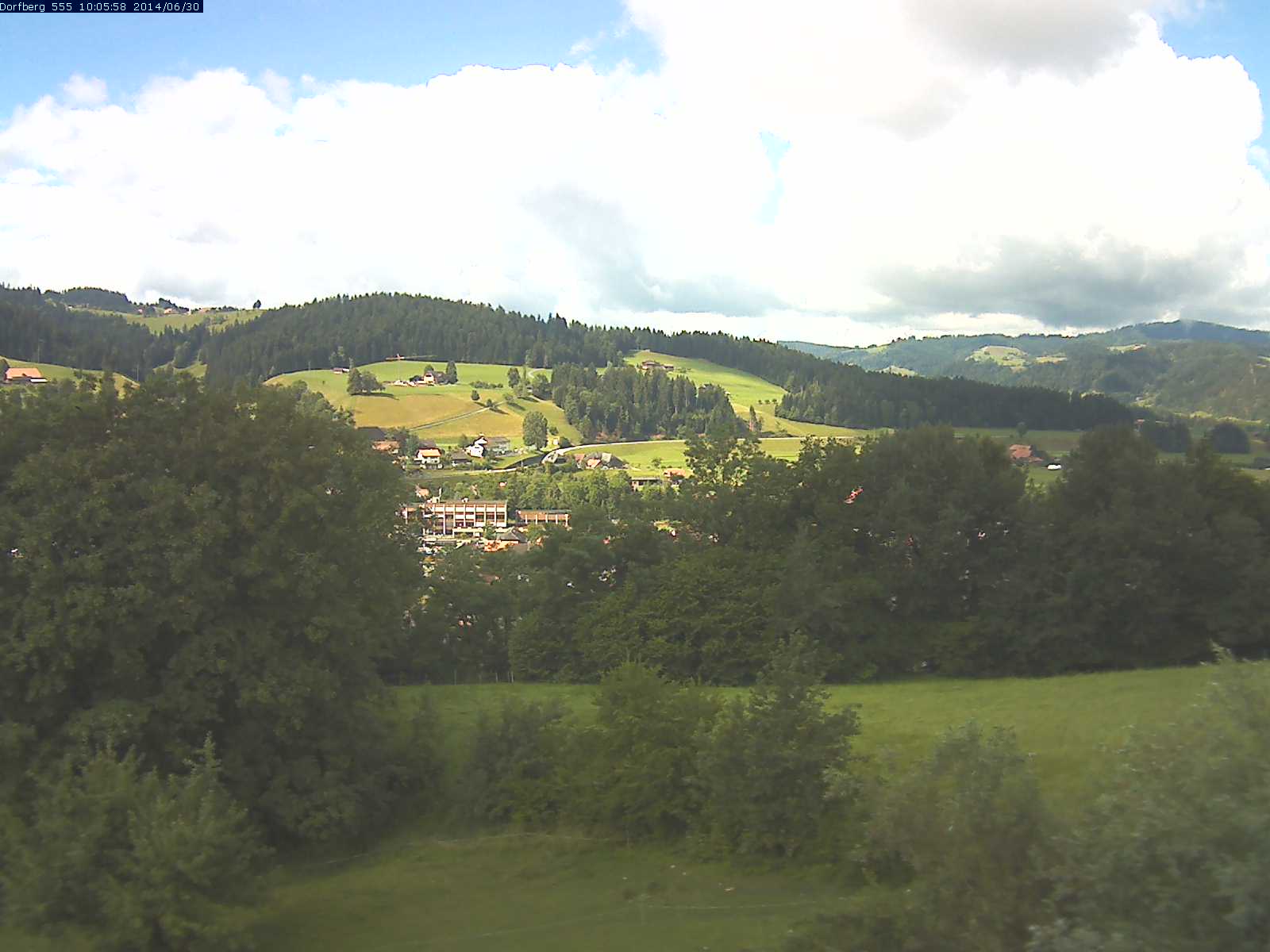 Webcam-Bild: Aussicht vom Dorfberg in Langnau 20140630-100600
