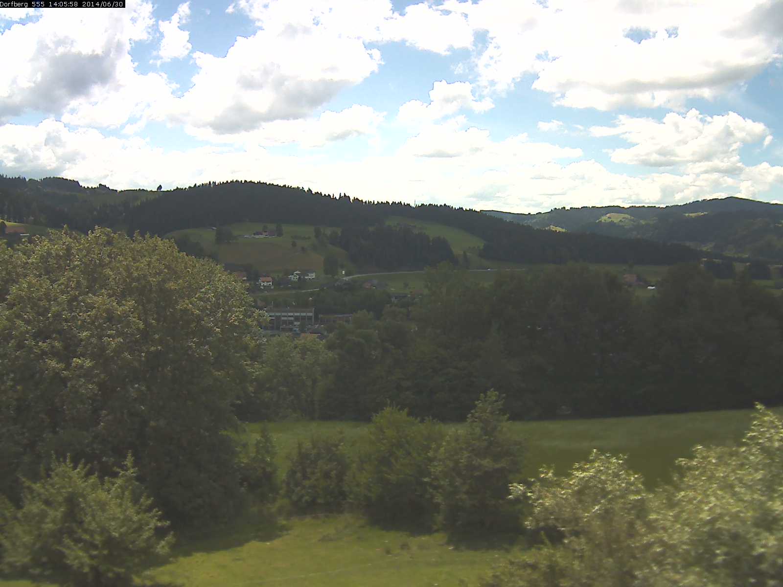 Webcam-Bild: Aussicht vom Dorfberg in Langnau 20140630-140600