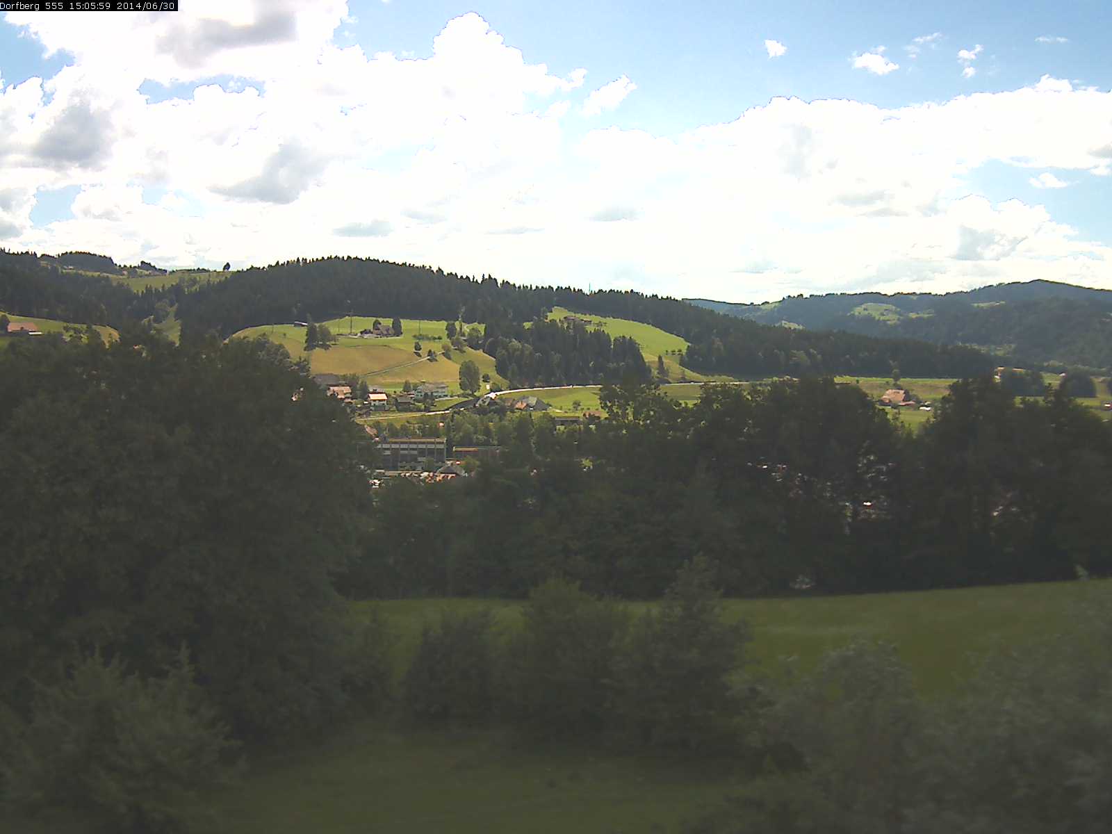 Webcam-Bild: Aussicht vom Dorfberg in Langnau 20140630-150600