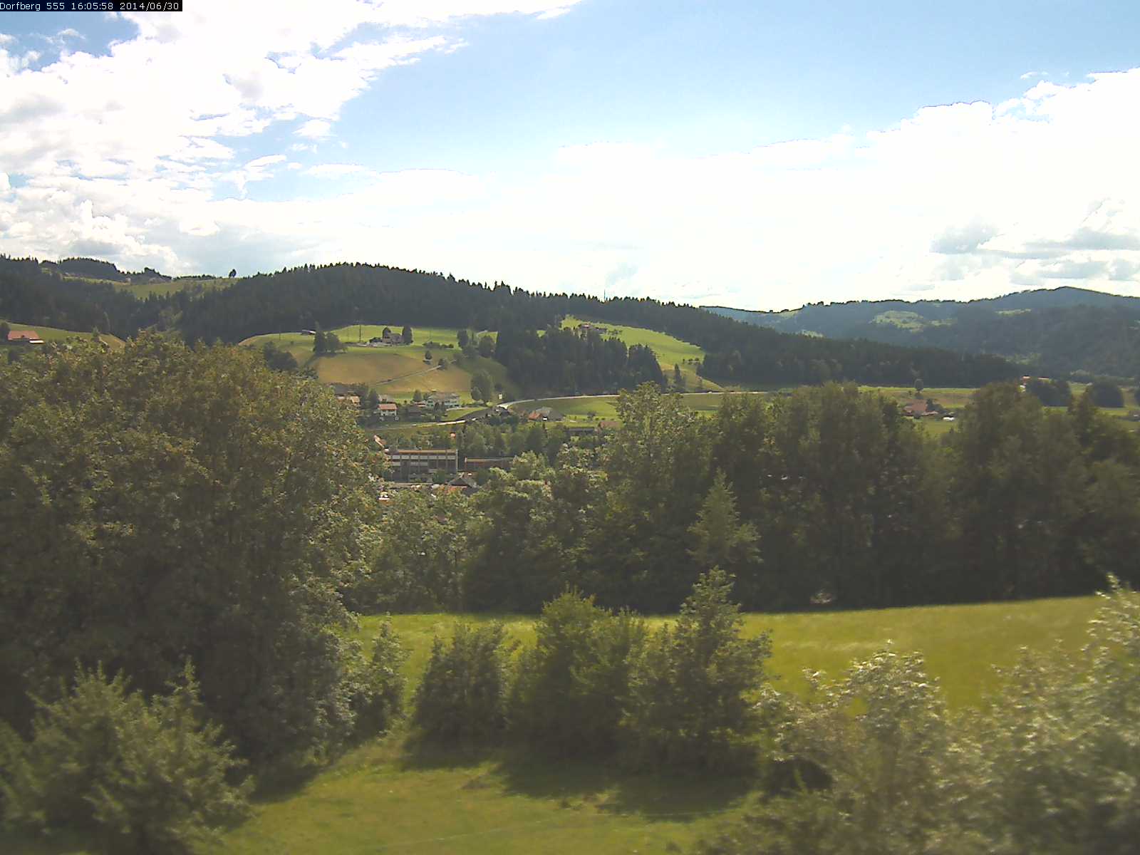 Webcam-Bild: Aussicht vom Dorfberg in Langnau 20140630-160600