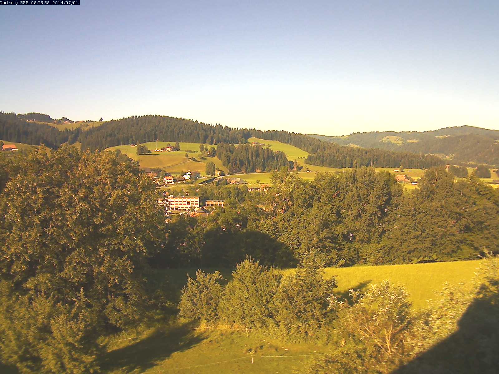 Webcam-Bild: Aussicht vom Dorfberg in Langnau 20140701-080600