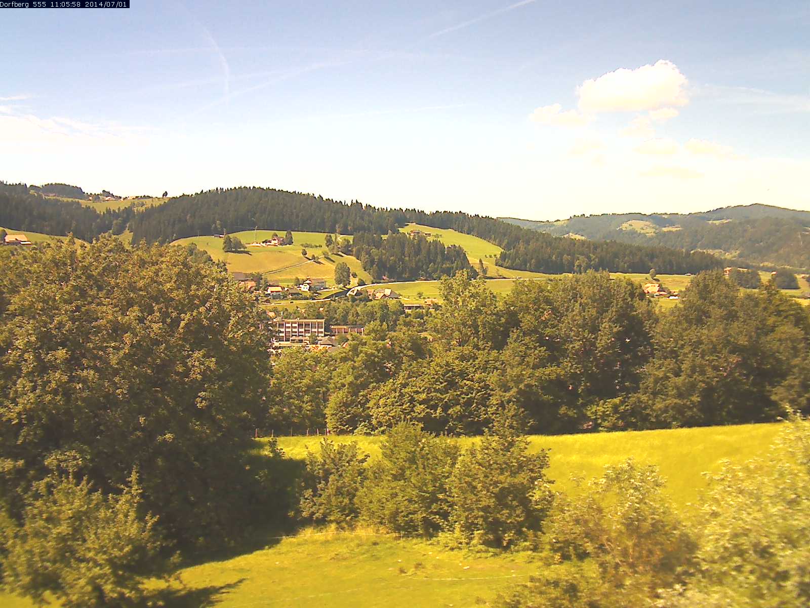 Webcam-Bild: Aussicht vom Dorfberg in Langnau 20140701-110600