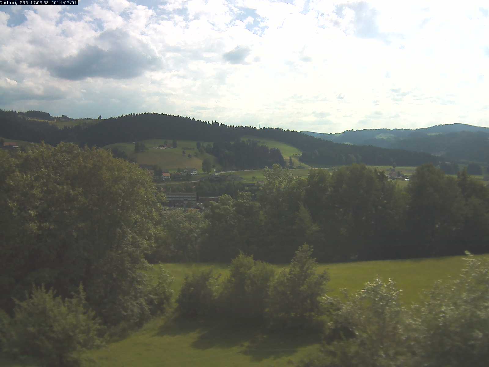 Webcam-Bild: Aussicht vom Dorfberg in Langnau 20140701-170600