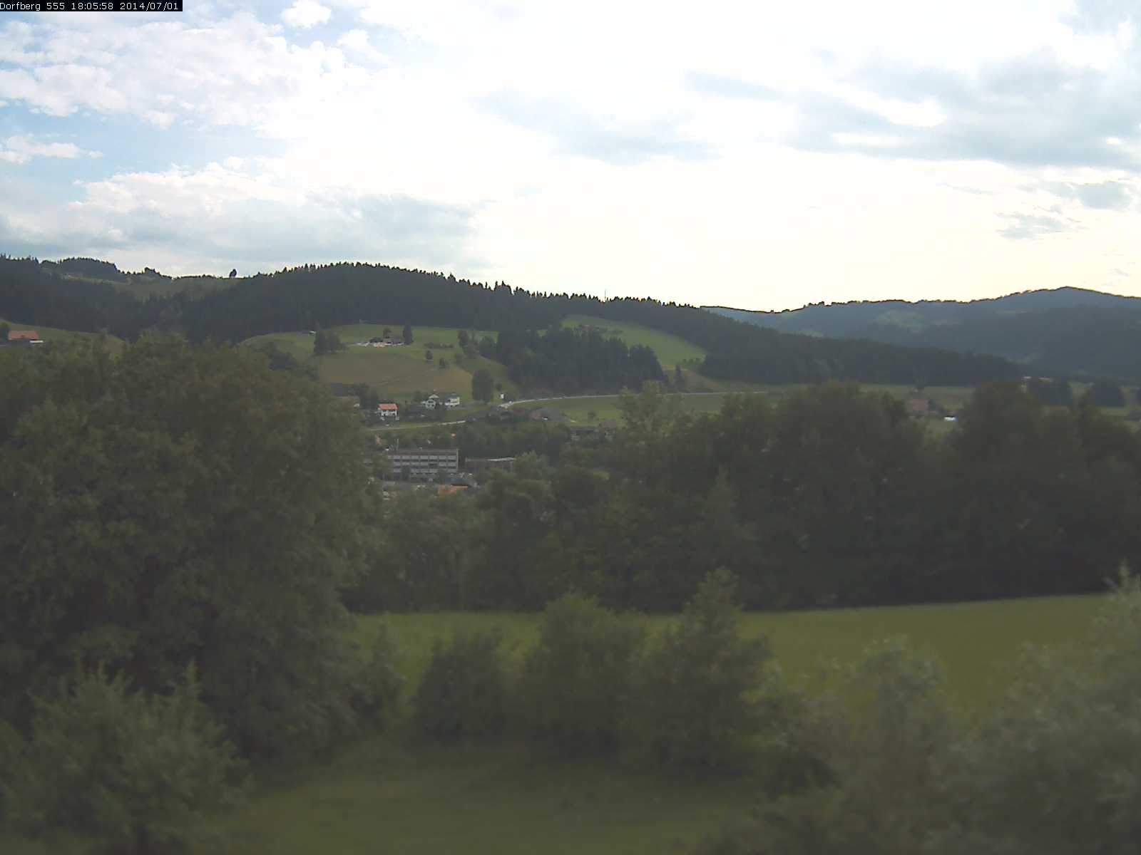 Webcam-Bild: Aussicht vom Dorfberg in Langnau 20140701-180600