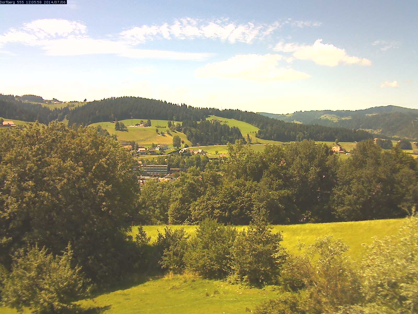Webcam-Bild: Aussicht vom Dorfberg in Langnau 20140706-120600