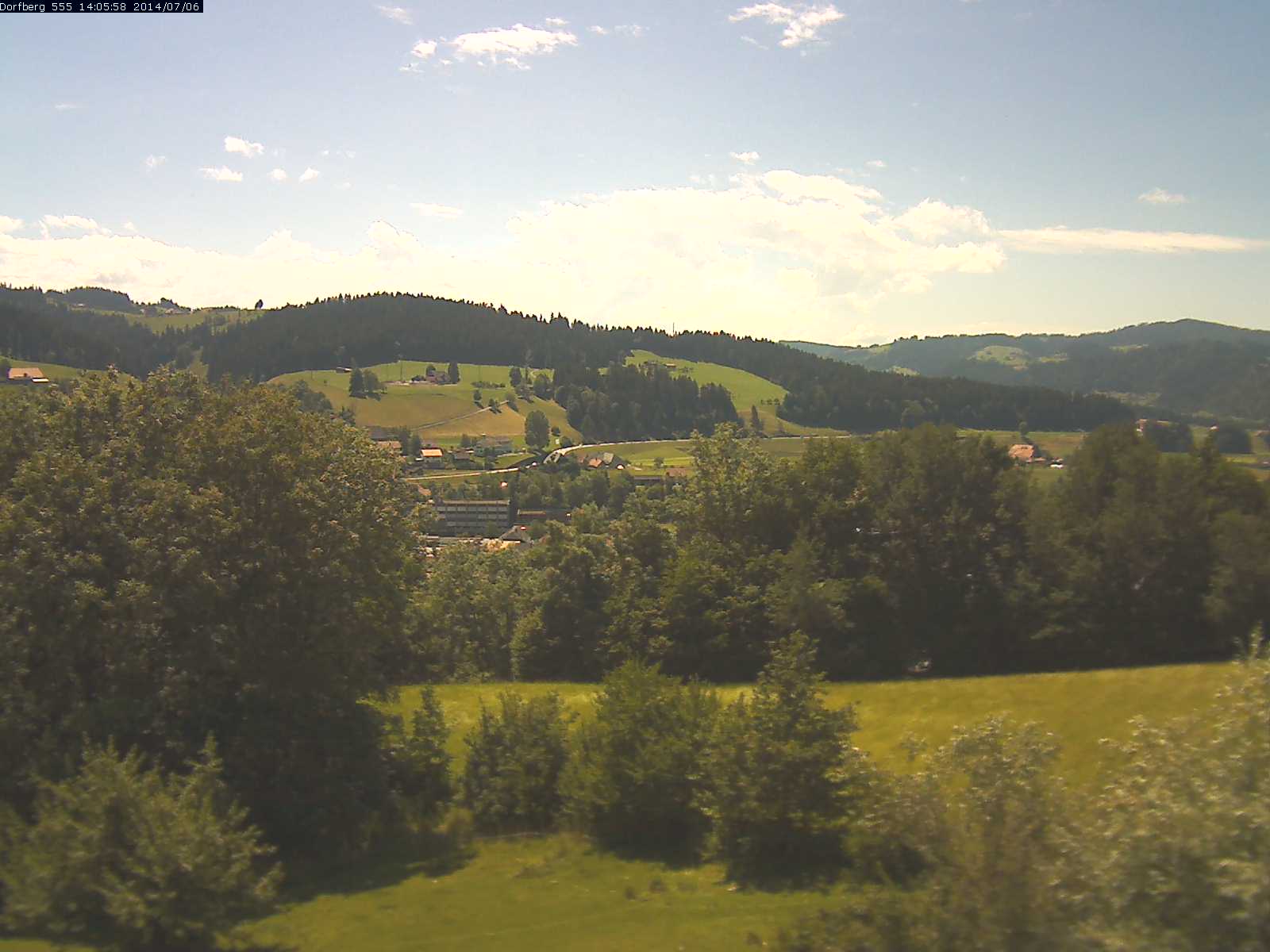 Webcam-Bild: Aussicht vom Dorfberg in Langnau 20140706-140600