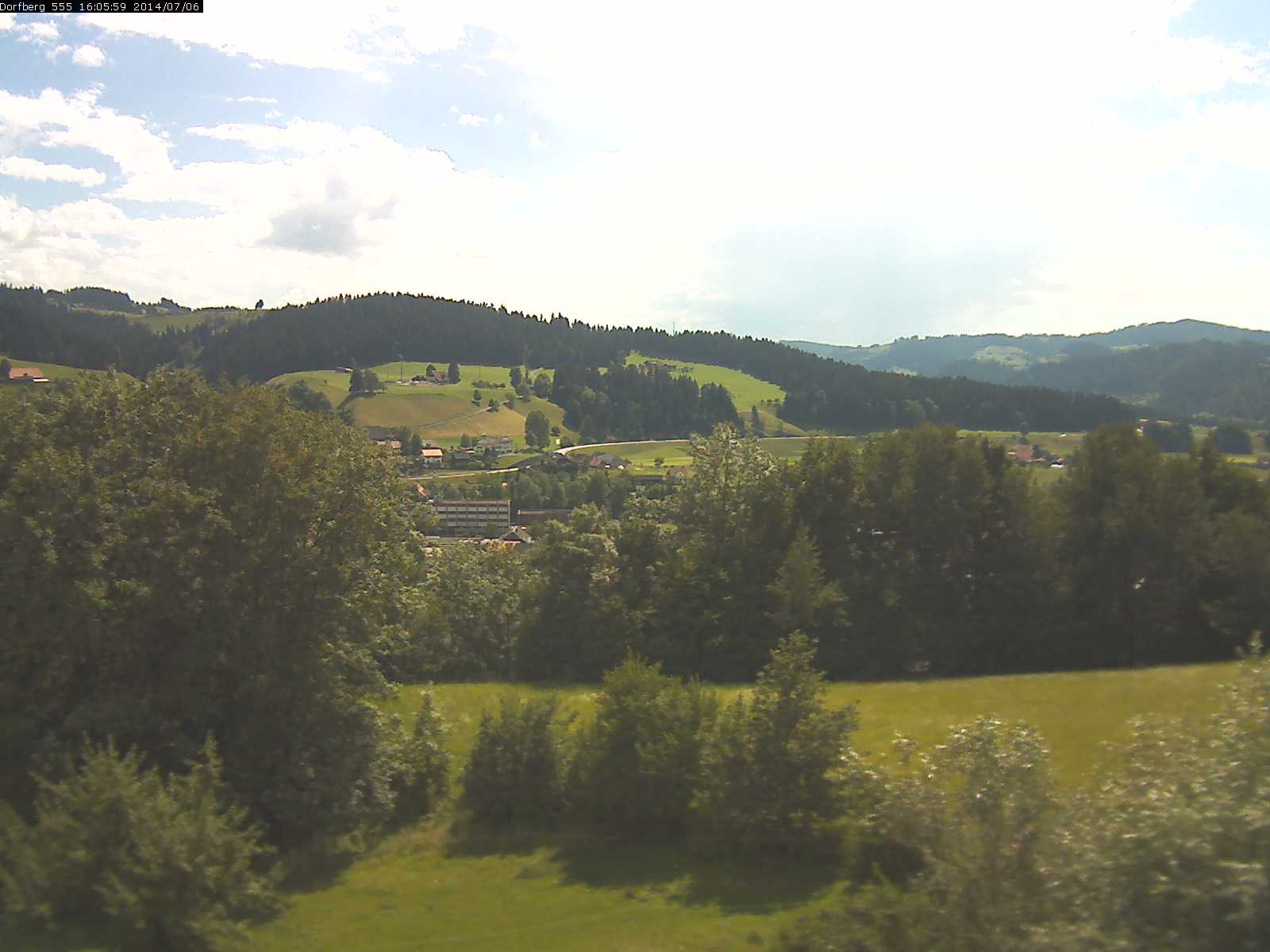 Webcam-Bild: Aussicht vom Dorfberg in Langnau 20140706-160600