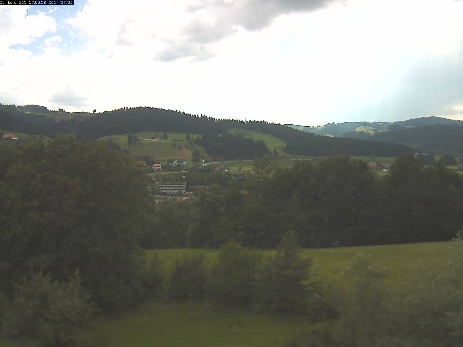 Webcam-Bild: Aussicht vom Dorfberg in Langnau 20140706-170600
