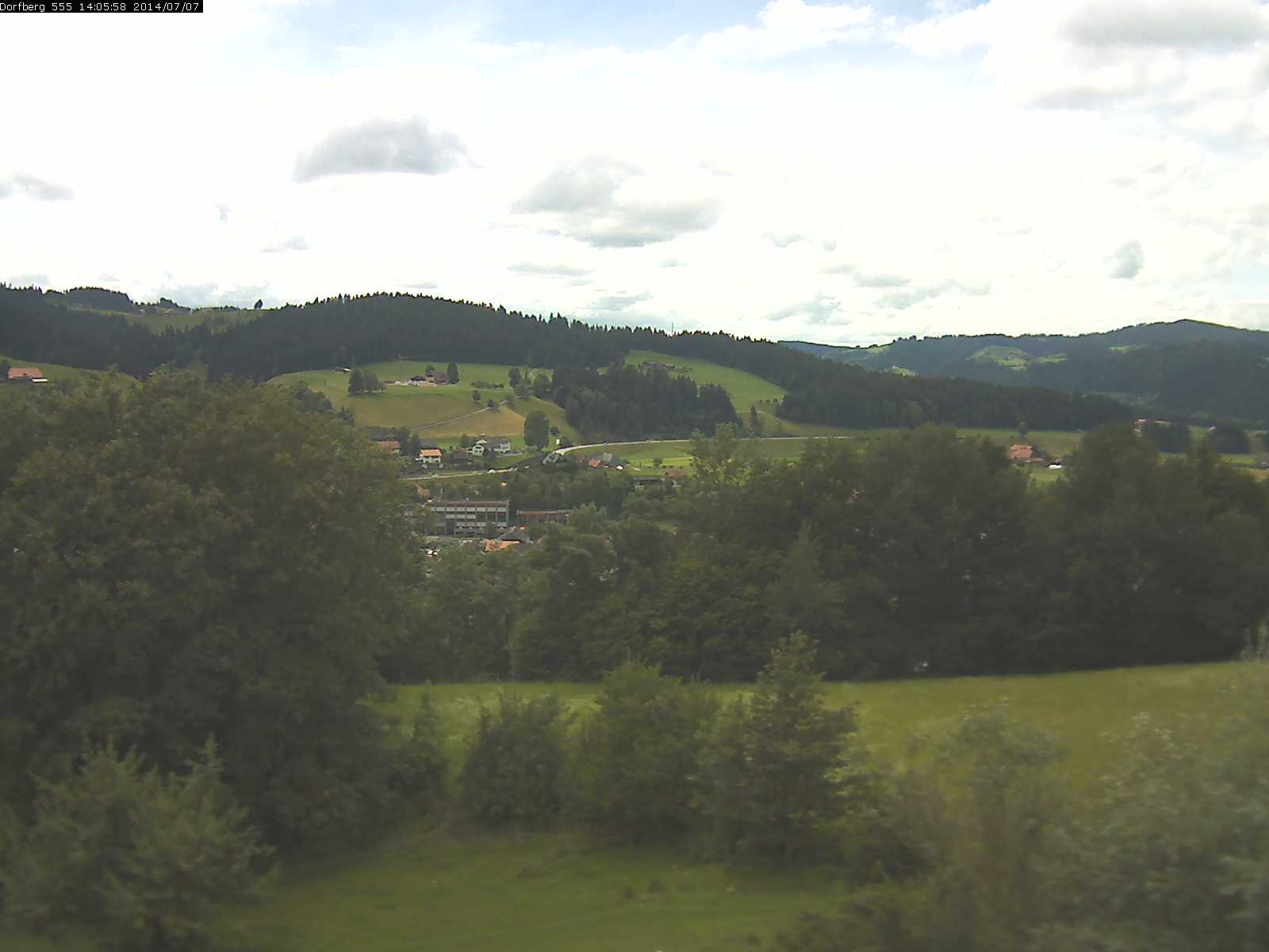 Webcam-Bild: Aussicht vom Dorfberg in Langnau 20140707-140600