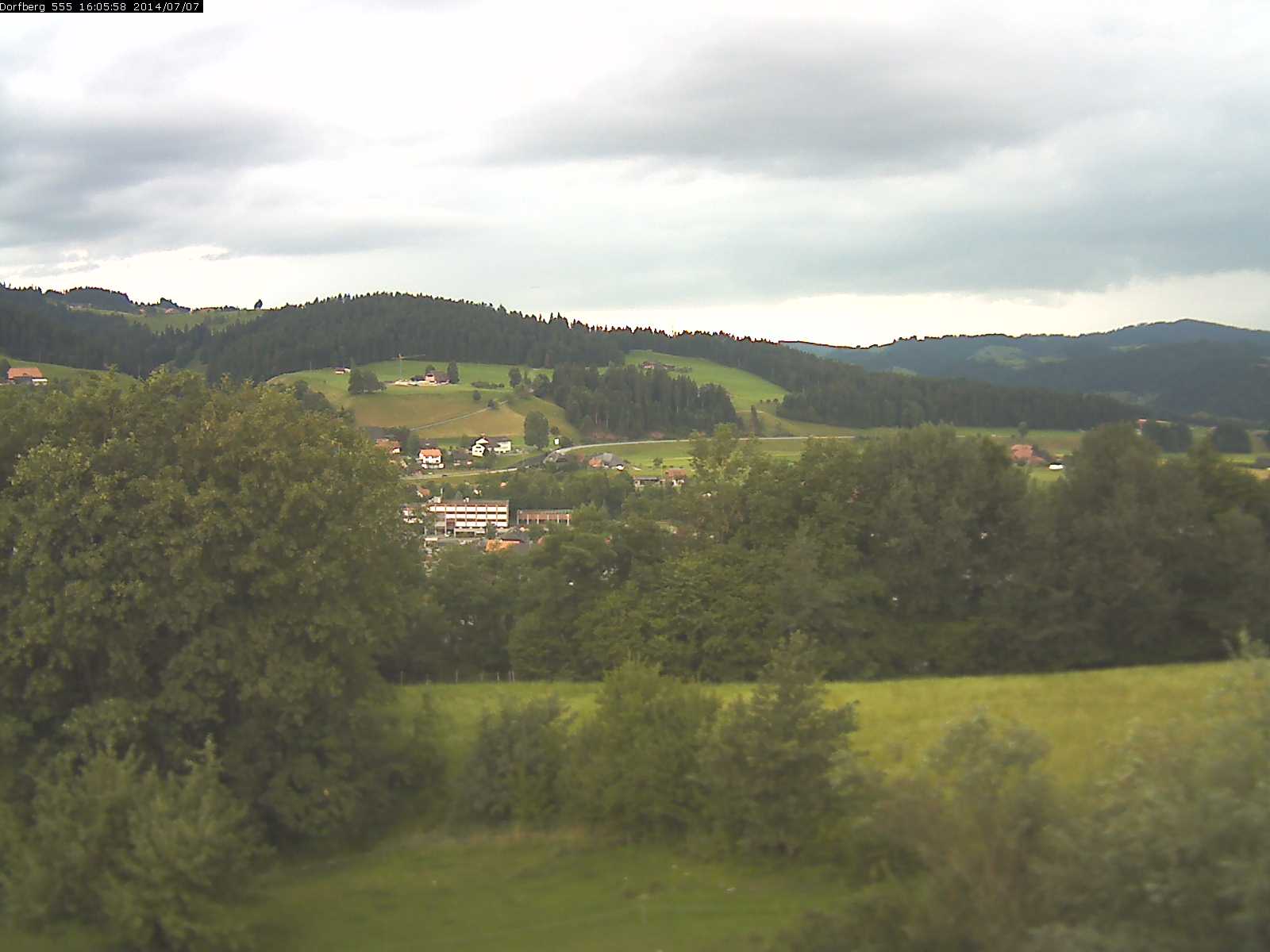 Webcam-Bild: Aussicht vom Dorfberg in Langnau 20140707-160600