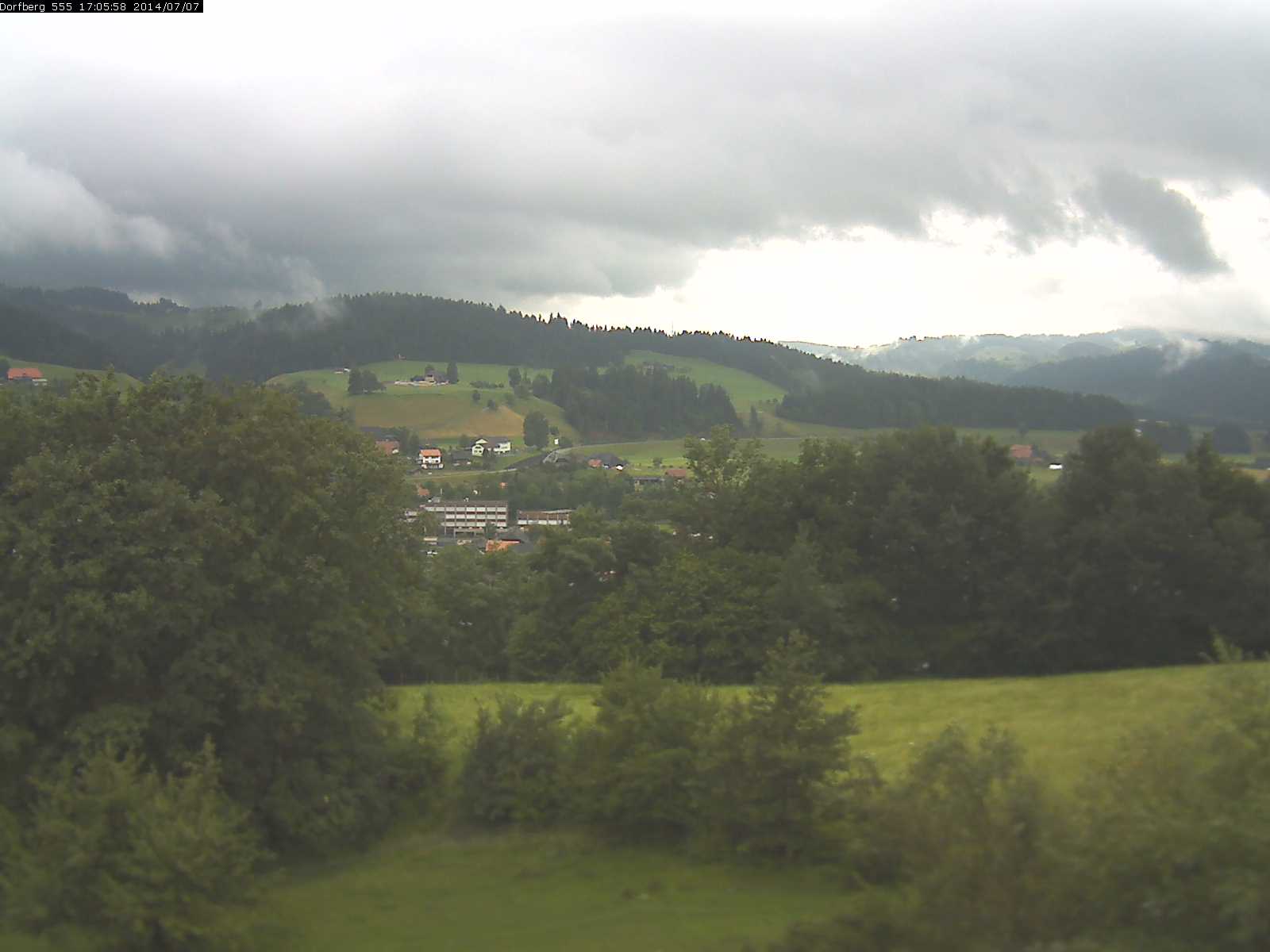 Webcam-Bild: Aussicht vom Dorfberg in Langnau 20140707-170600