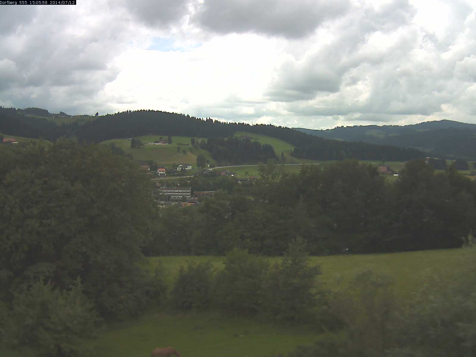 Webcam-Bild: Aussicht vom Dorfberg in Langnau 20140712-150600