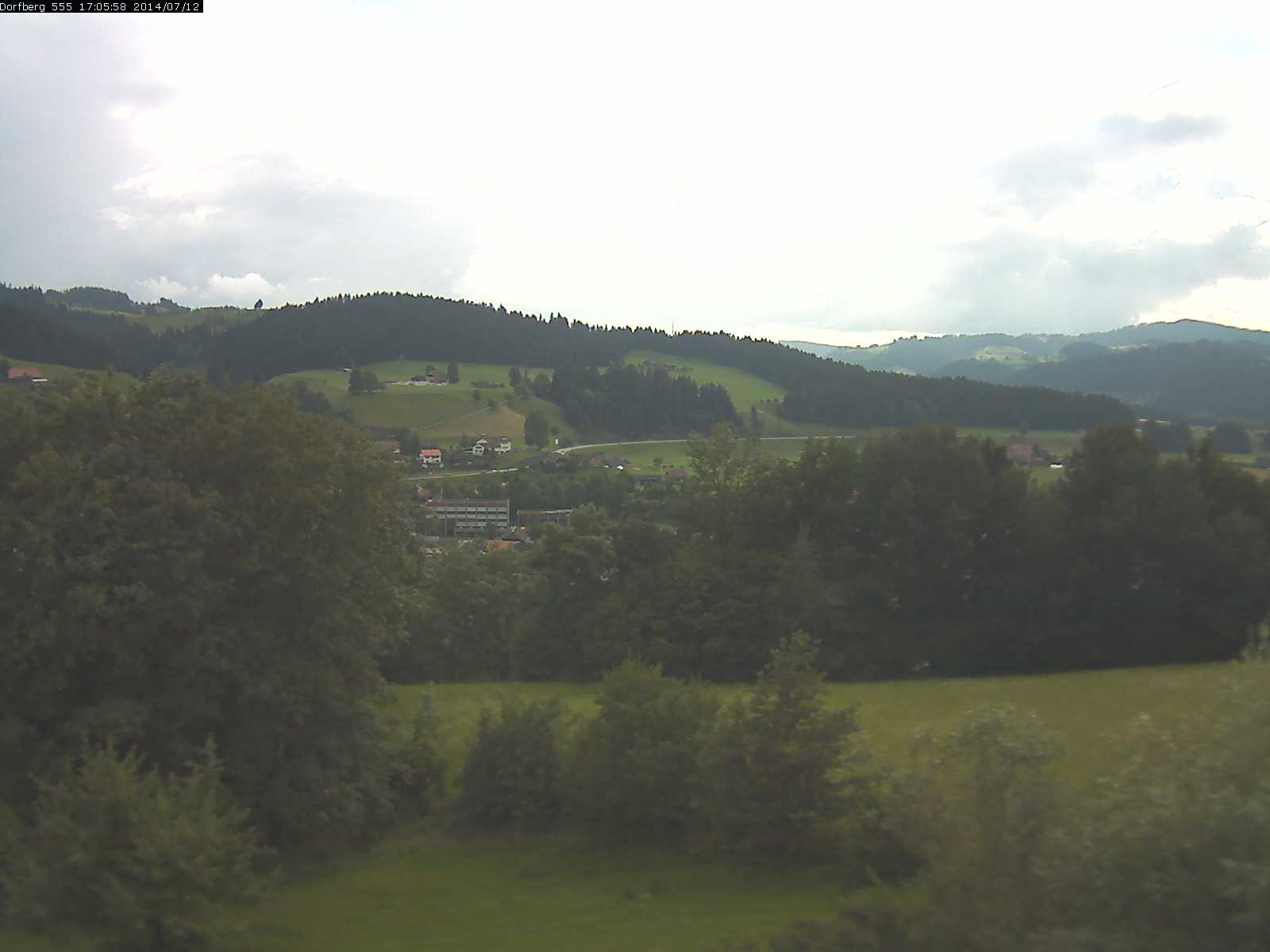 Webcam-Bild: Aussicht vom Dorfberg in Langnau 20140712-170600