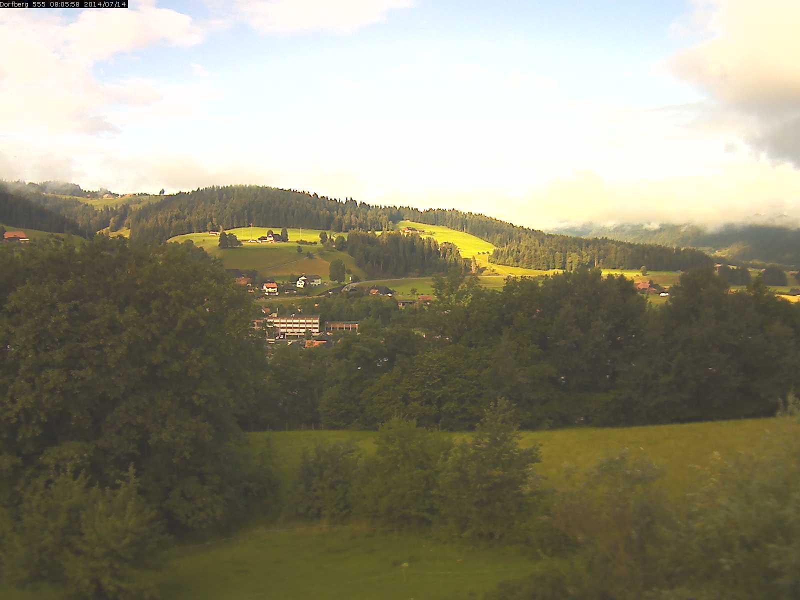 Webcam-Bild: Aussicht vom Dorfberg in Langnau 20140714-080600