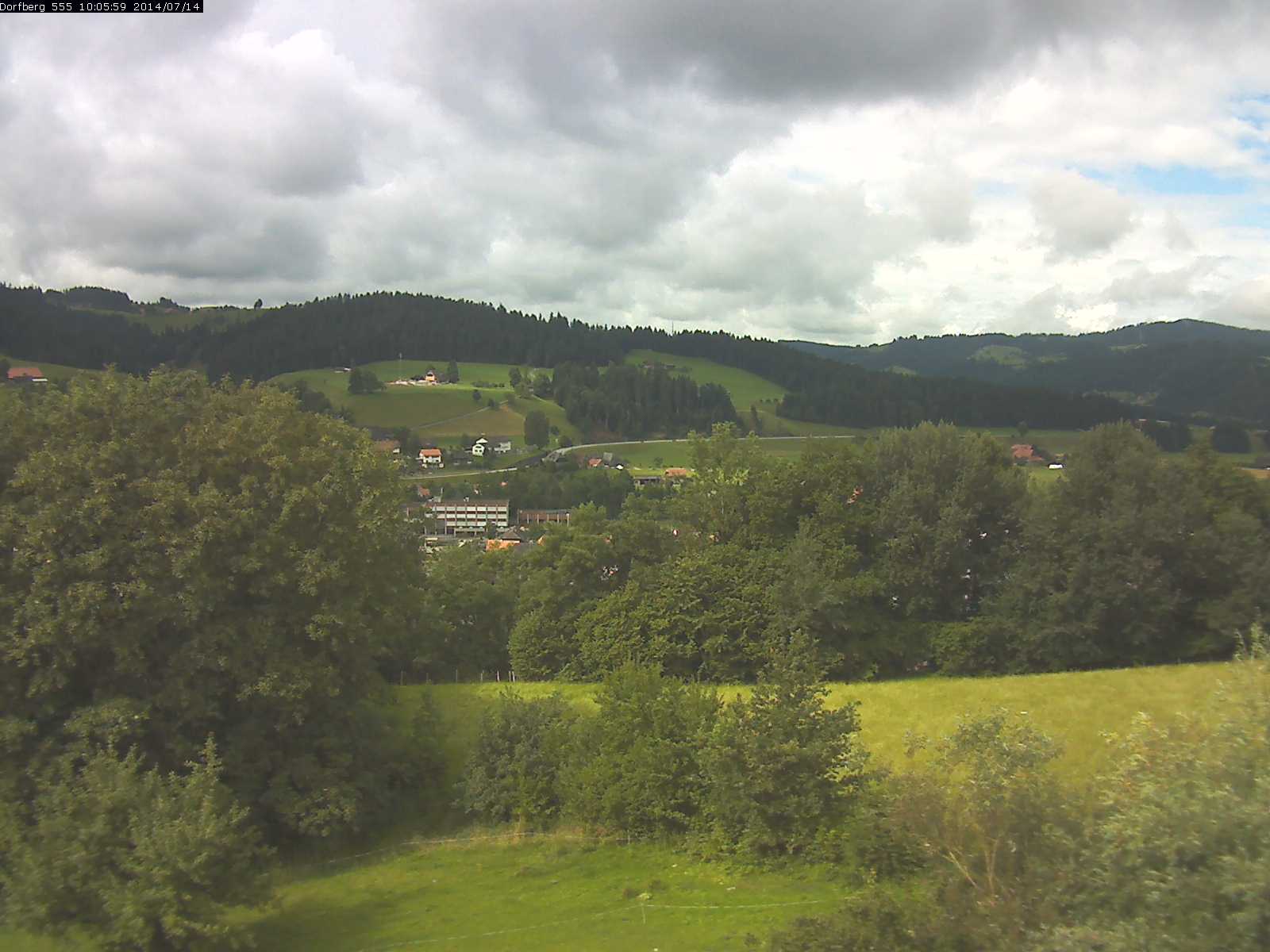 Webcam-Bild: Aussicht vom Dorfberg in Langnau 20140714-100600