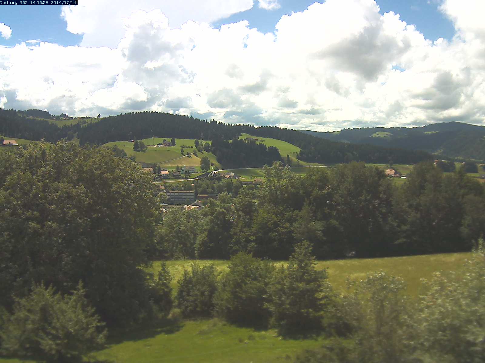 Webcam-Bild: Aussicht vom Dorfberg in Langnau 20140714-140600