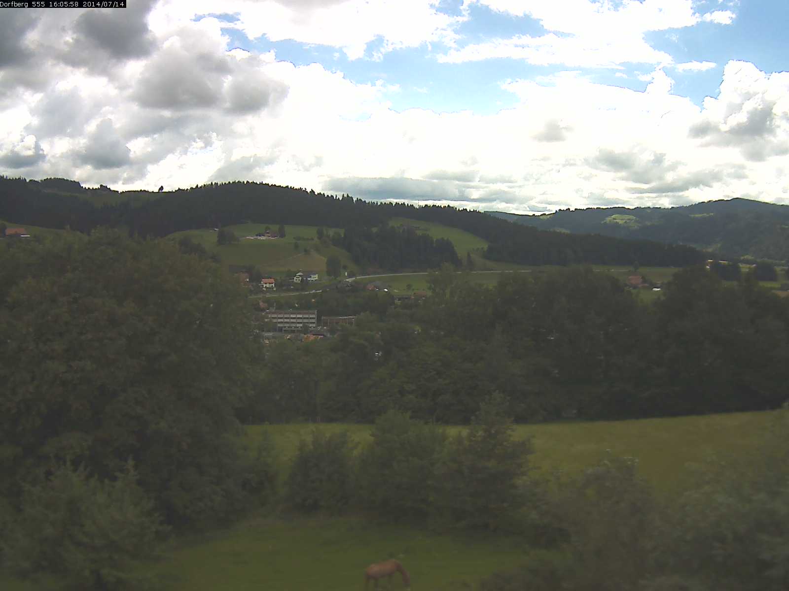 Webcam-Bild: Aussicht vom Dorfberg in Langnau 20140714-160600