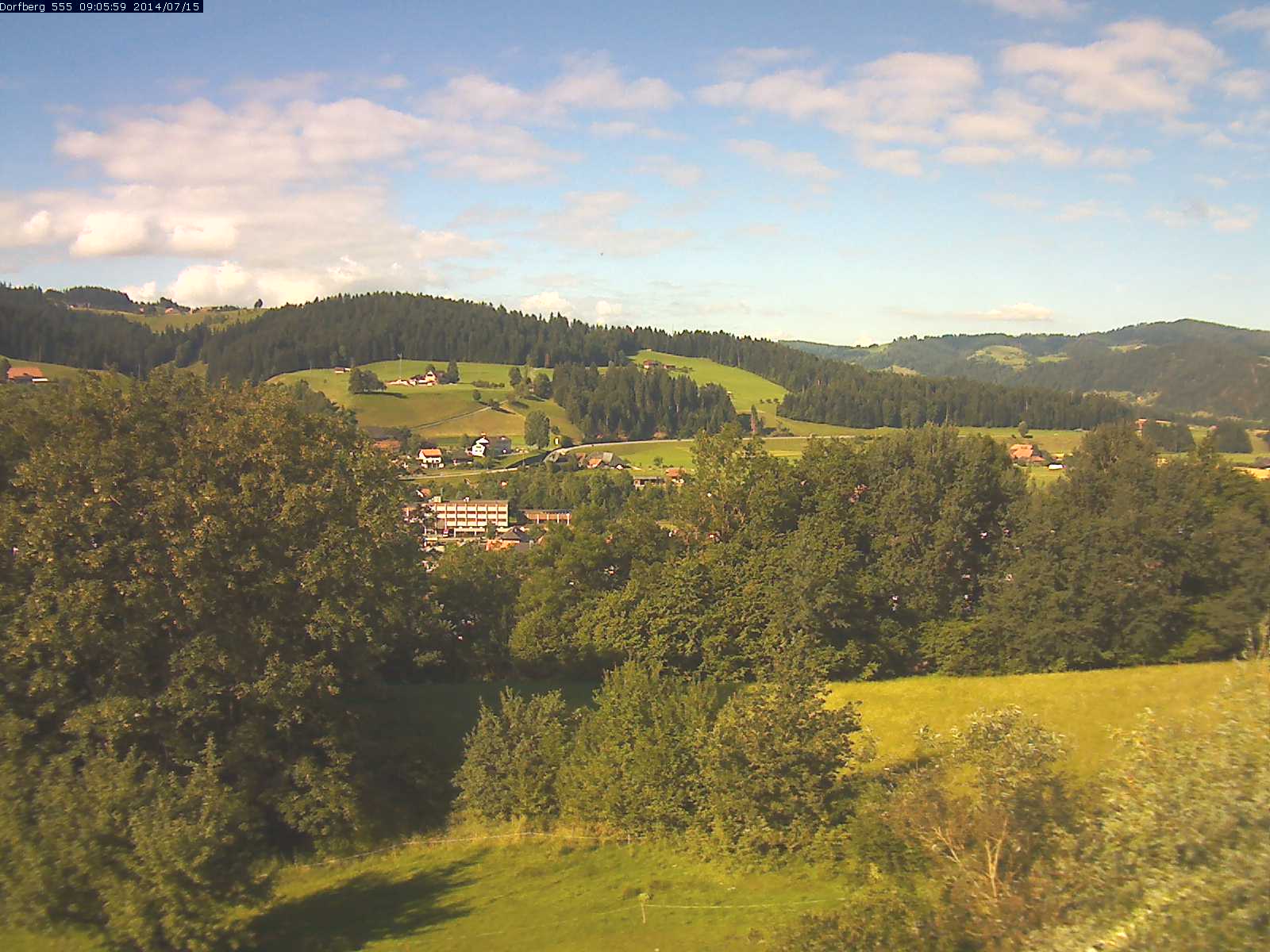 Webcam-Bild: Aussicht vom Dorfberg in Langnau 20140715-090600
