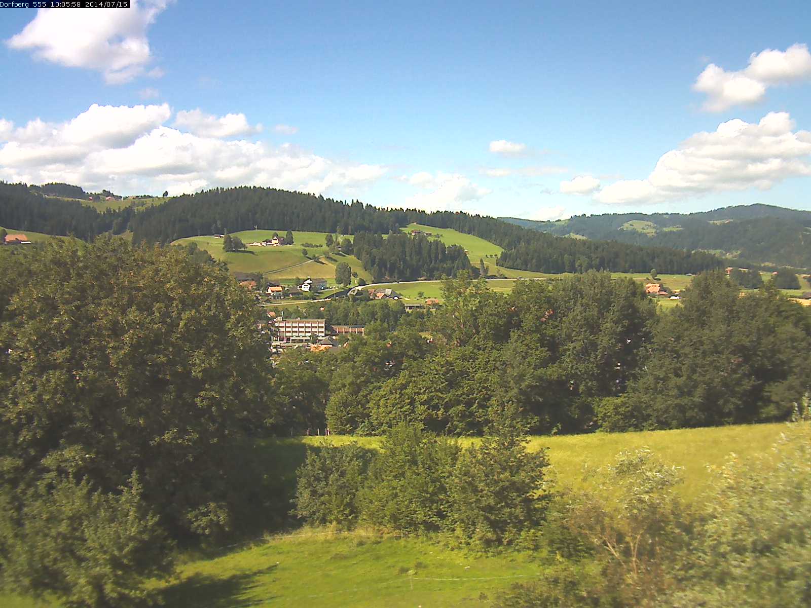Webcam-Bild: Aussicht vom Dorfberg in Langnau 20140715-100600