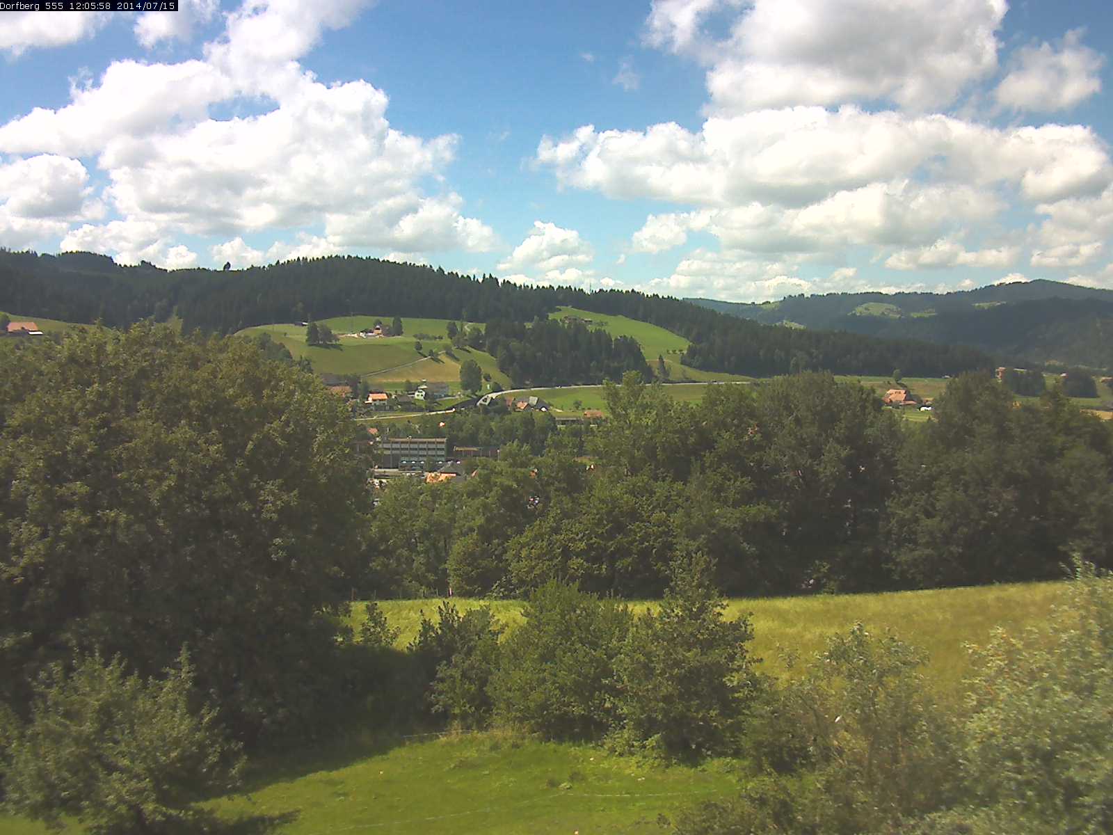 Webcam-Bild: Aussicht vom Dorfberg in Langnau 20140715-120600