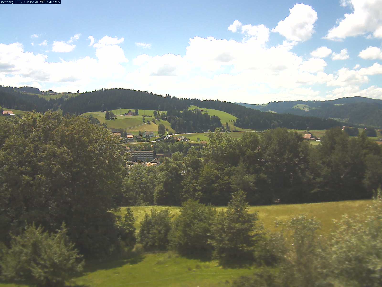 Webcam-Bild: Aussicht vom Dorfberg in Langnau 20140715-140600