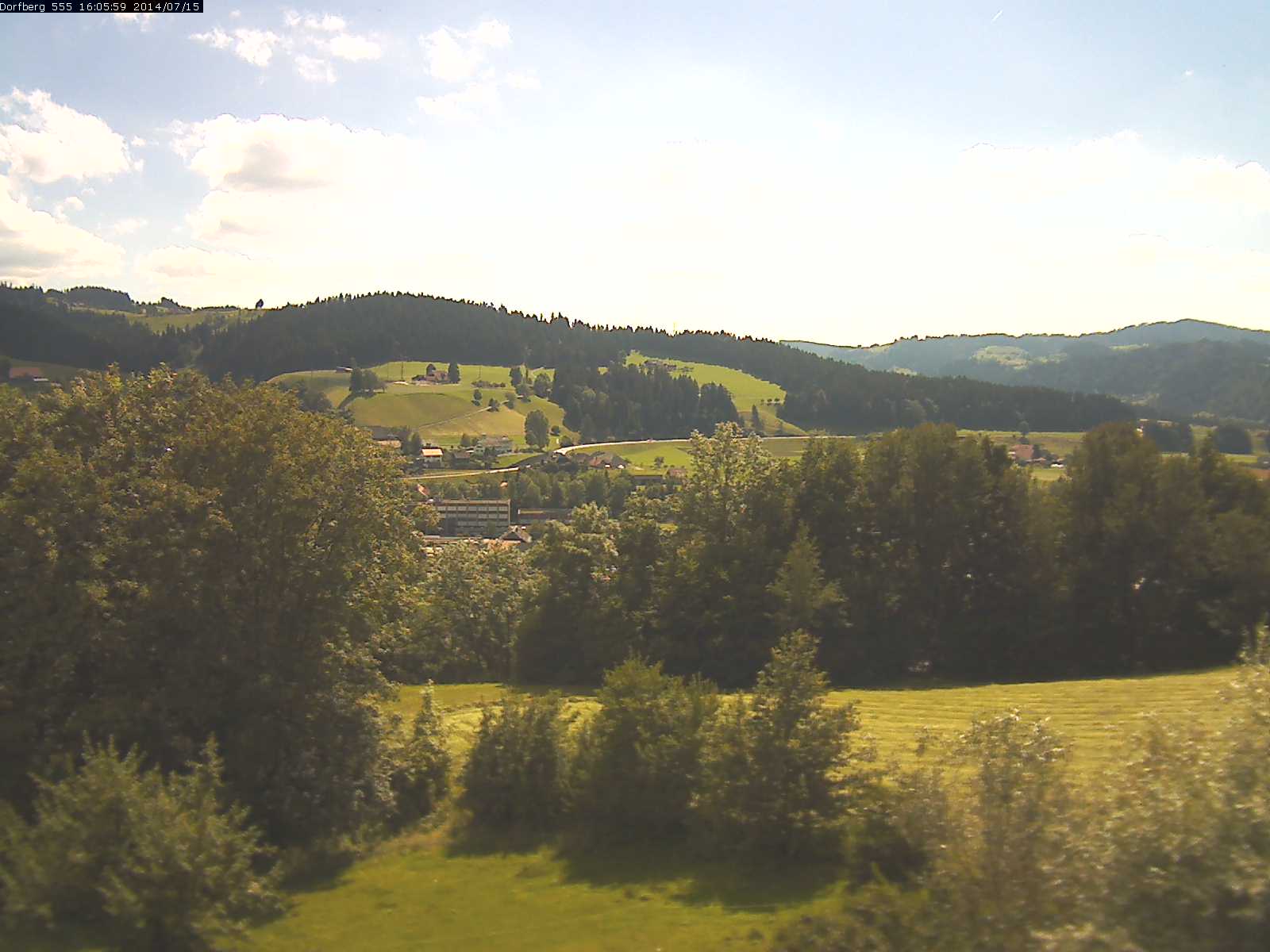 Webcam-Bild: Aussicht vom Dorfberg in Langnau 20140715-160600