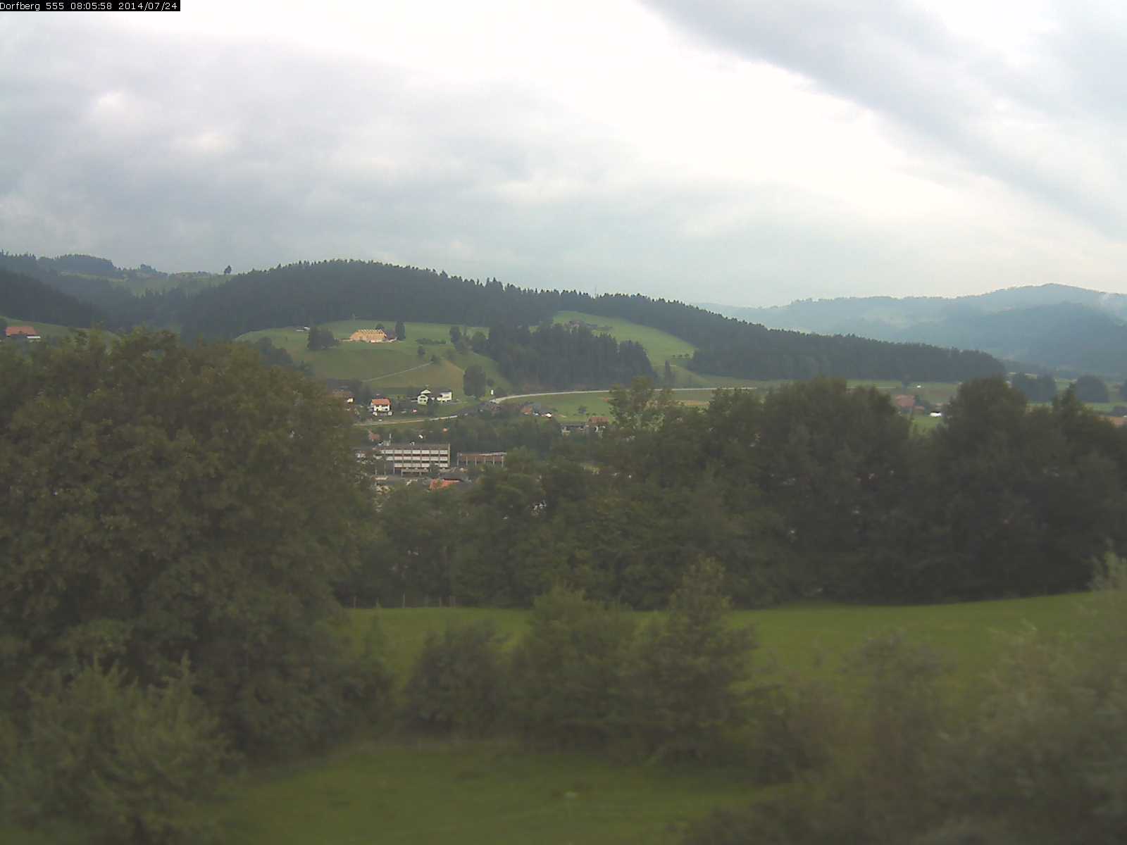 Webcam-Bild: Aussicht vom Dorfberg in Langnau 20140724-080600