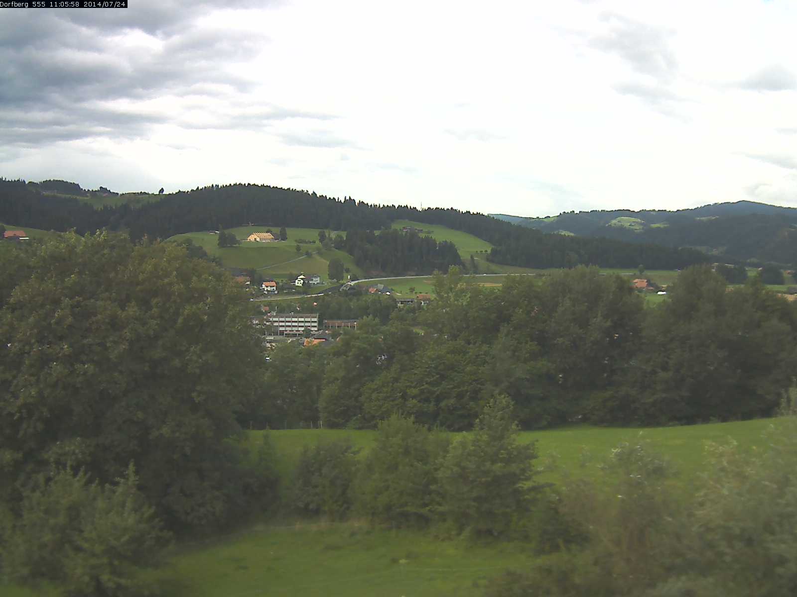 Webcam-Bild: Aussicht vom Dorfberg in Langnau 20140724-110600