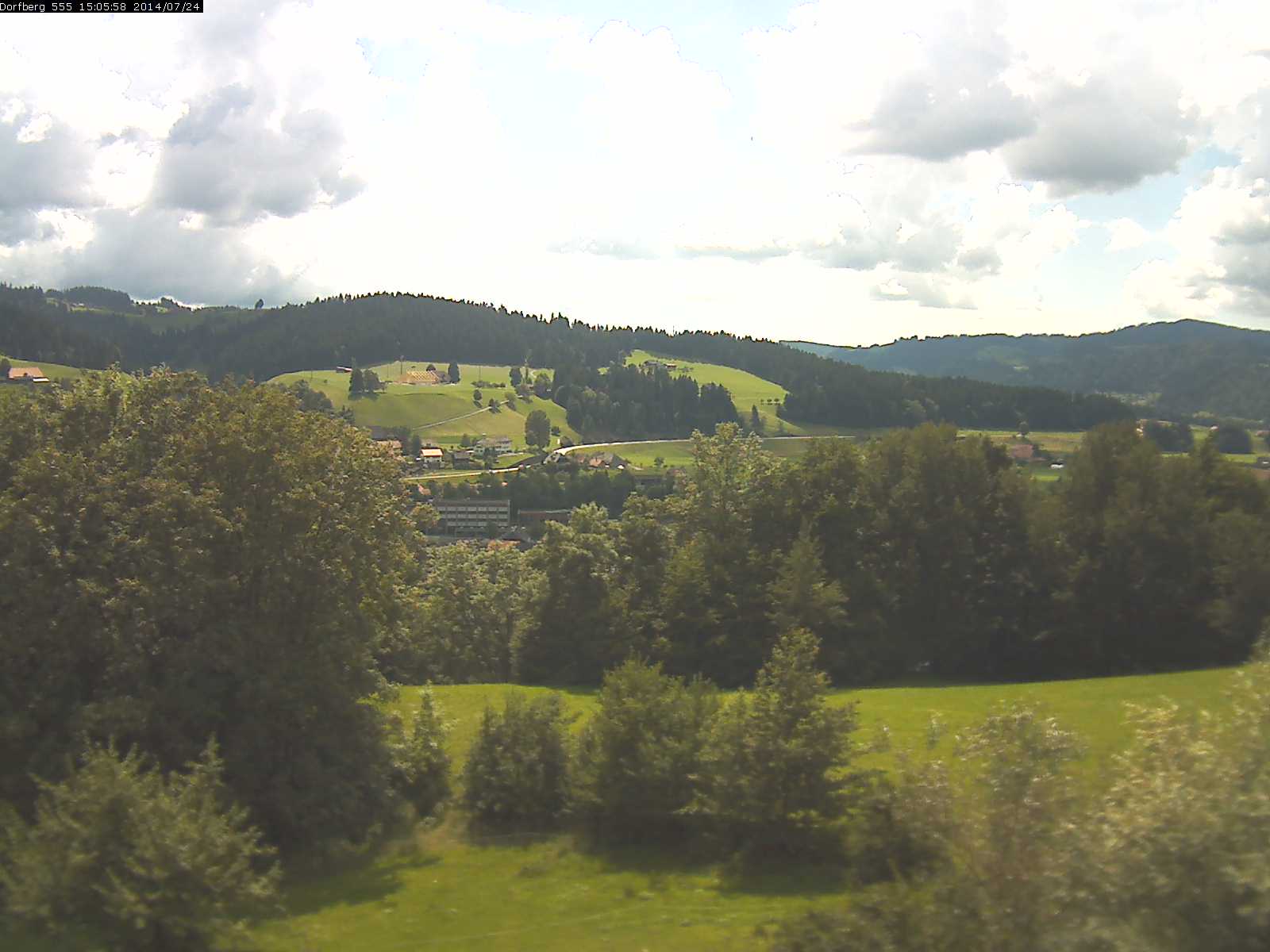 Webcam-Bild: Aussicht vom Dorfberg in Langnau 20140724-150600