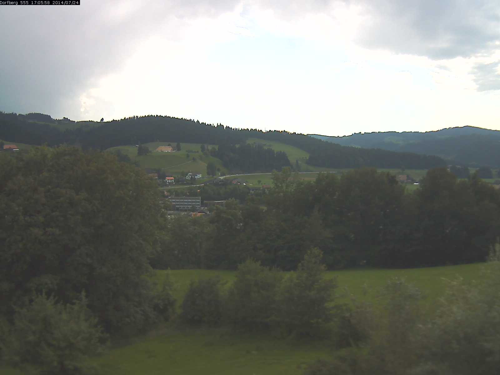 Webcam-Bild: Aussicht vom Dorfberg in Langnau 20140724-170600
