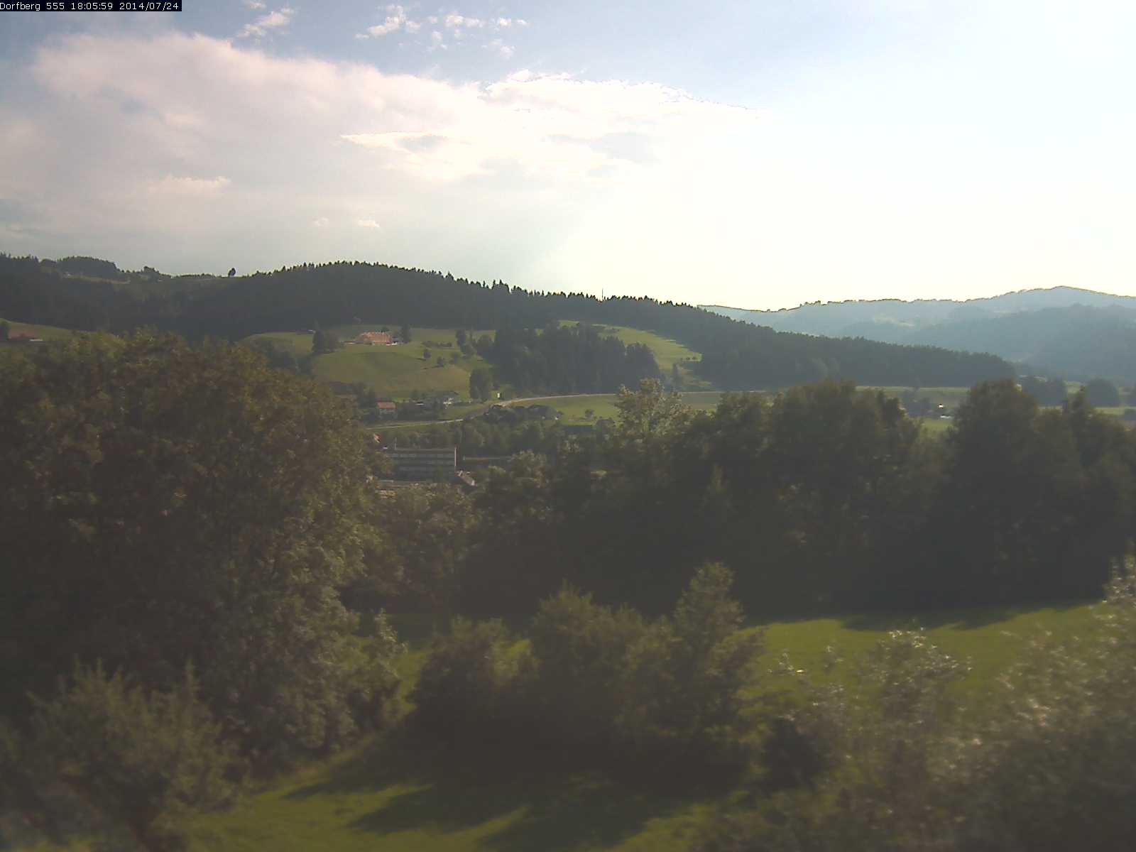 Webcam-Bild: Aussicht vom Dorfberg in Langnau 20140724-180600