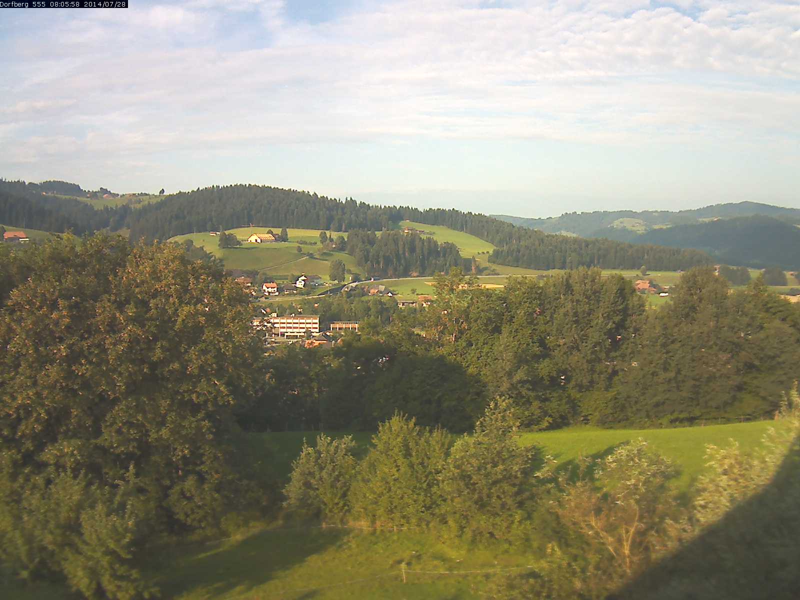 Webcam-Bild: Aussicht vom Dorfberg in Langnau 20140728-080600