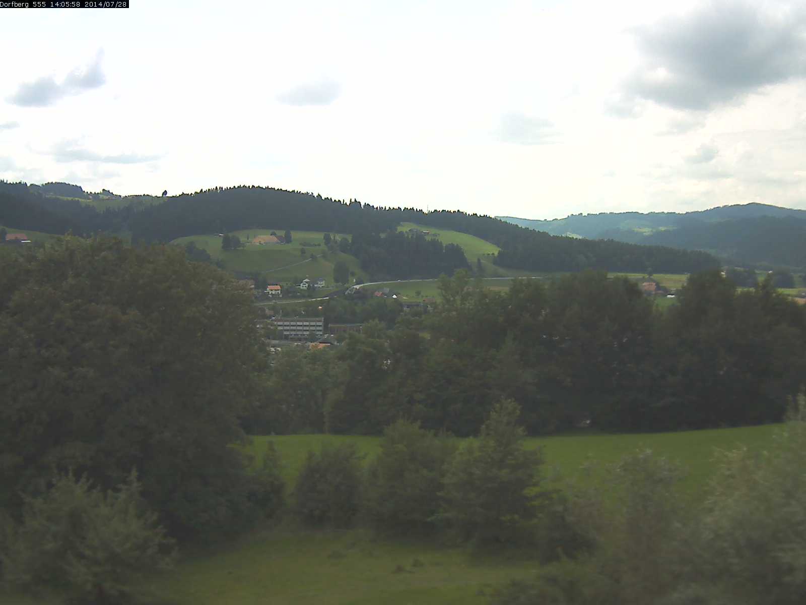 Webcam-Bild: Aussicht vom Dorfberg in Langnau 20140728-140600