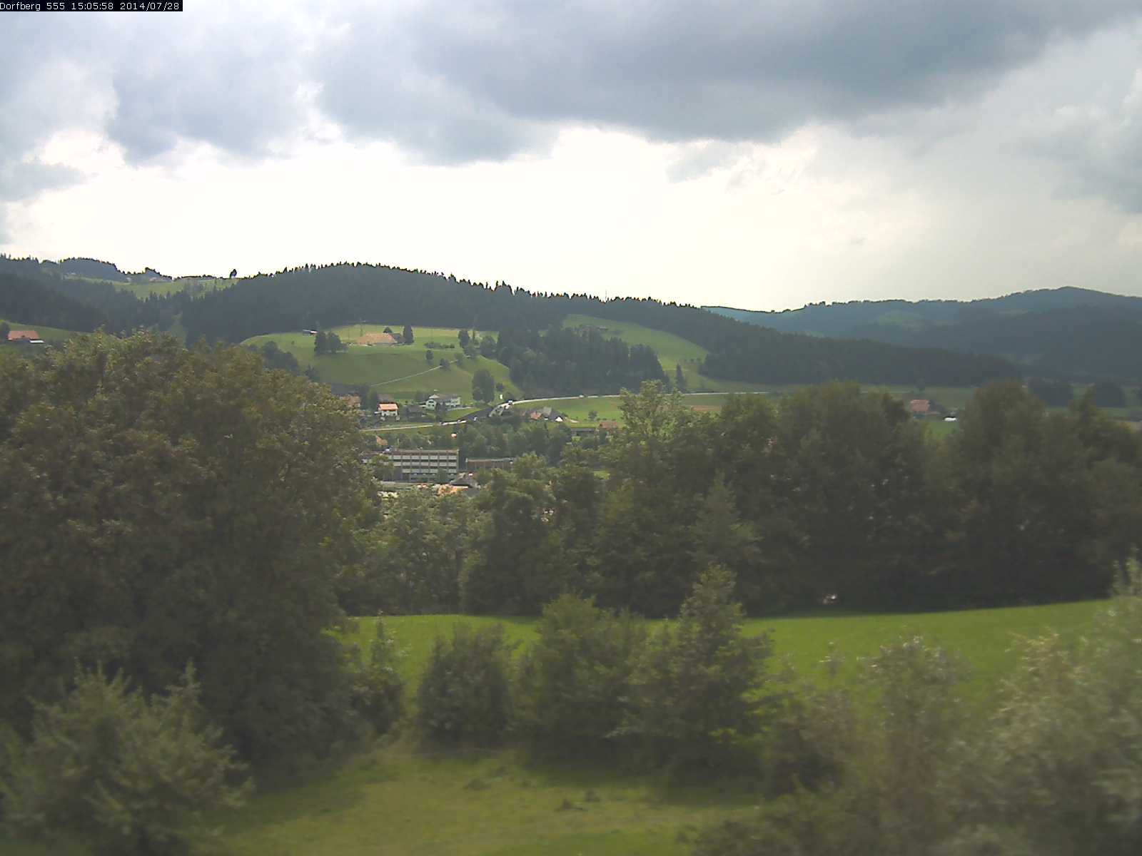 Webcam-Bild: Aussicht vom Dorfberg in Langnau 20140728-150600