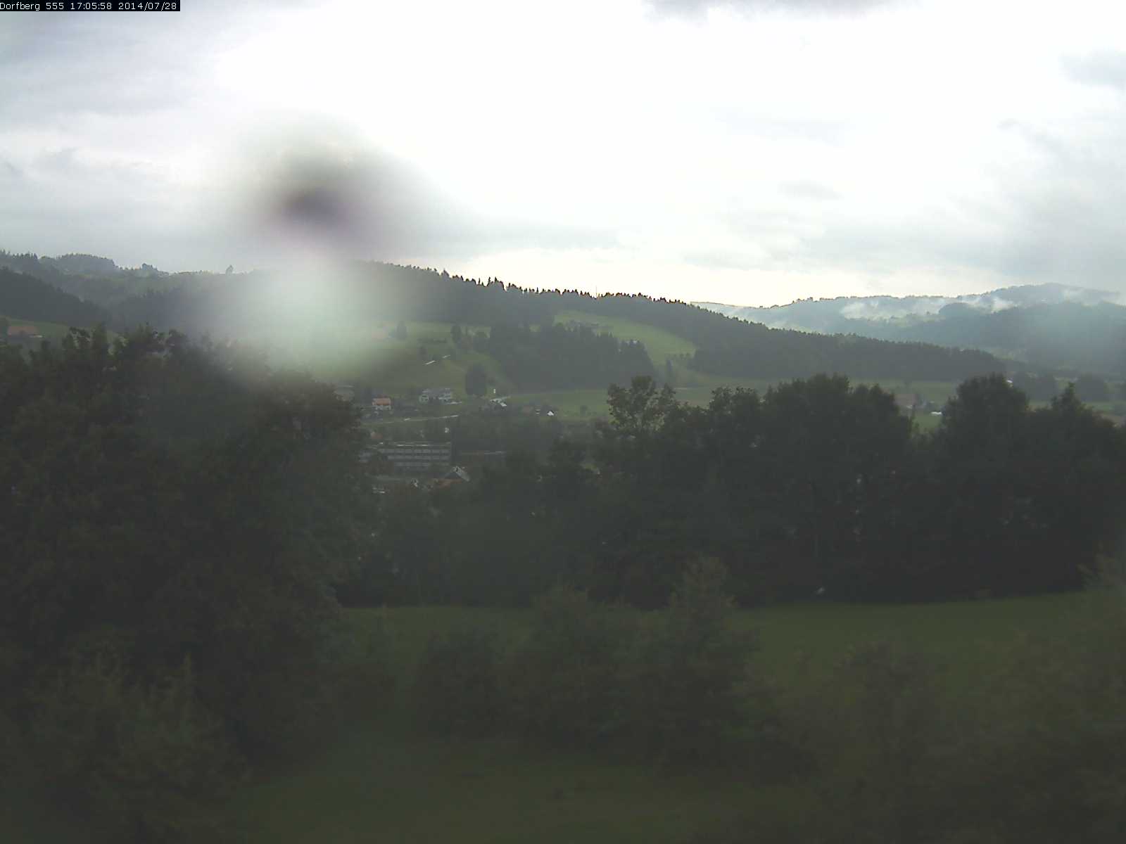 Webcam-Bild: Aussicht vom Dorfberg in Langnau 20140728-170600
