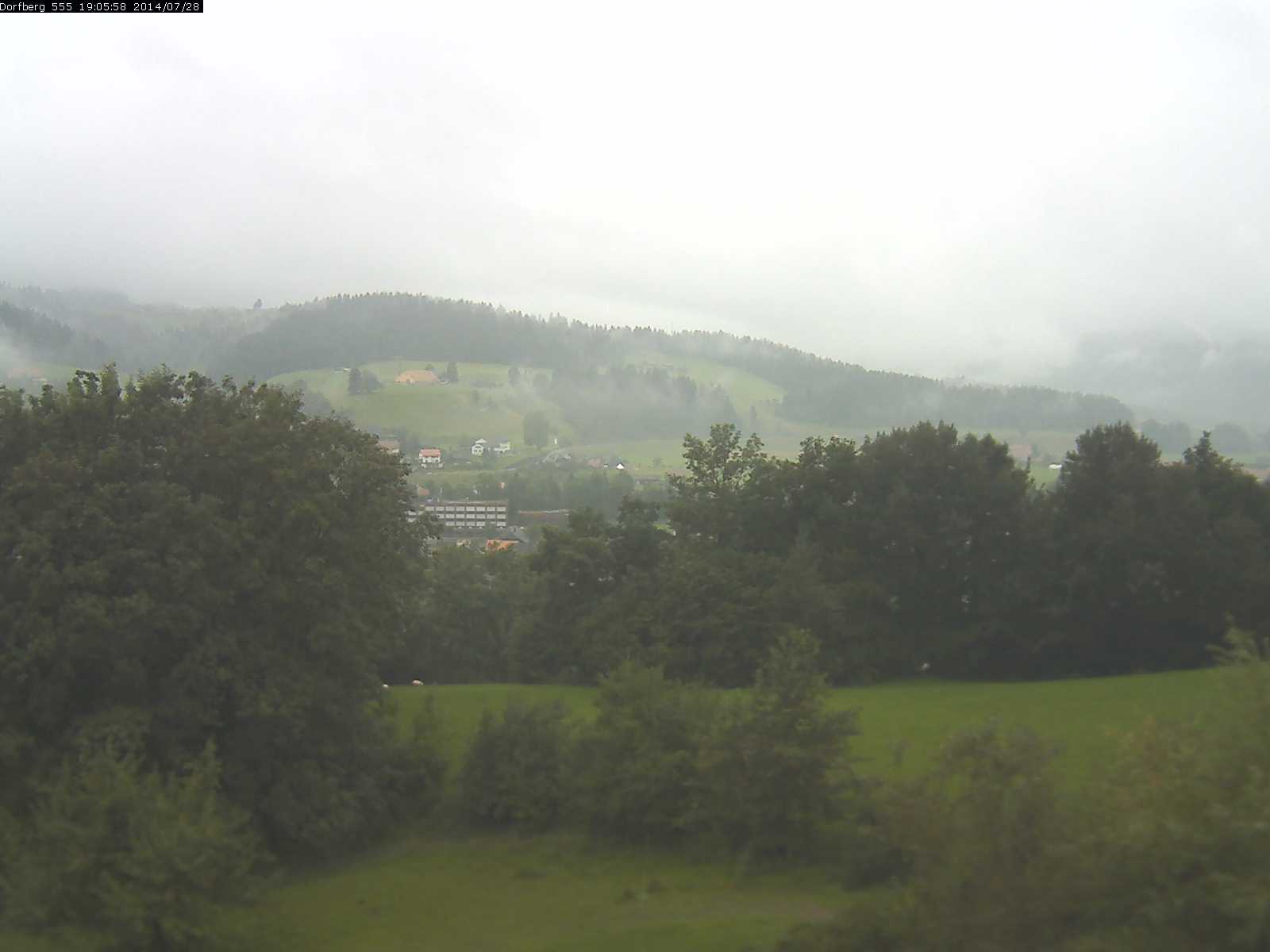 Webcam-Bild: Aussicht vom Dorfberg in Langnau 20140728-190600