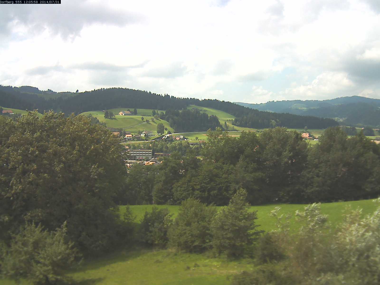 Webcam-Bild: Aussicht vom Dorfberg in Langnau 20140731-120600