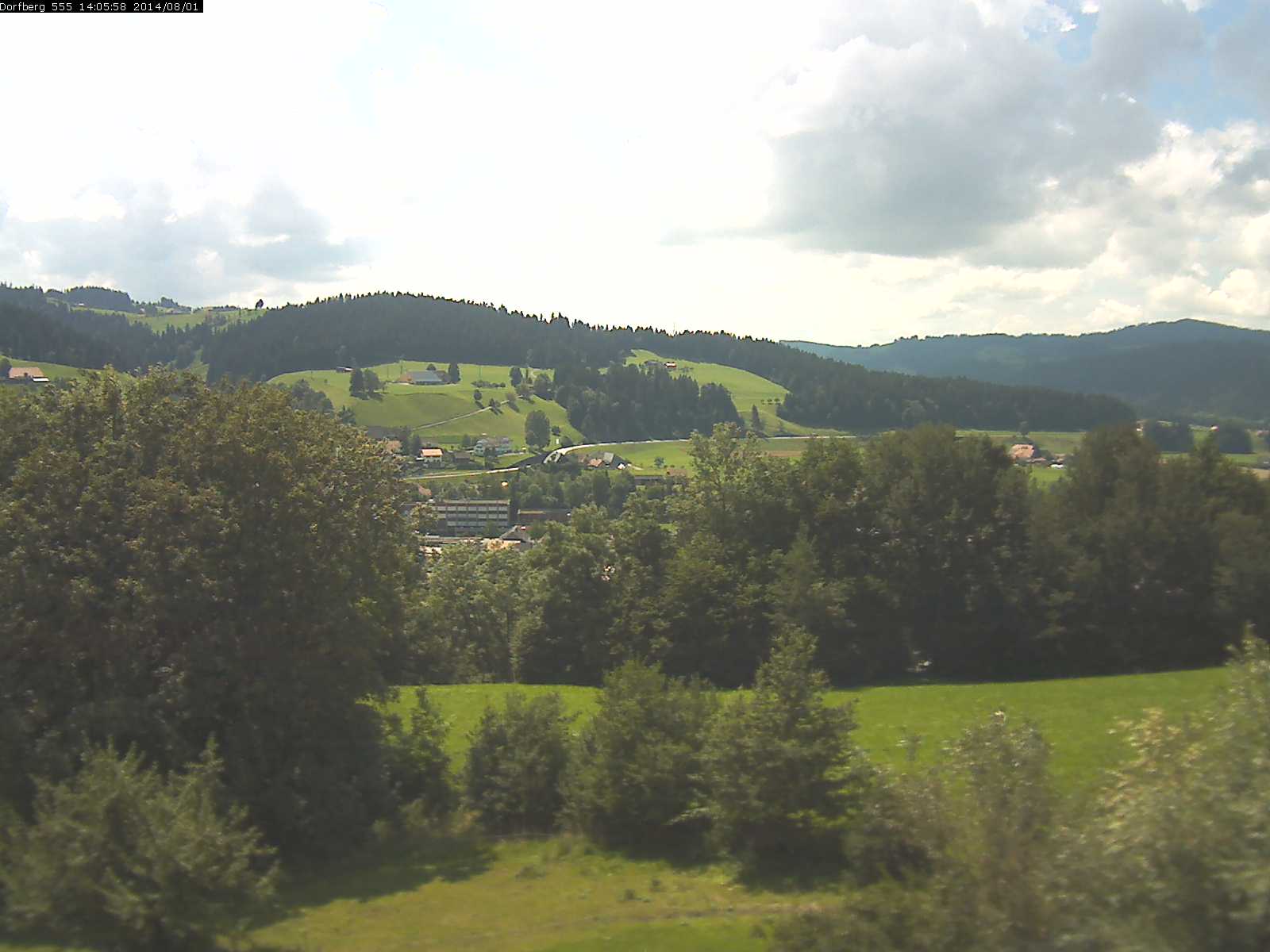 Webcam-Bild: Aussicht vom Dorfberg in Langnau 20140801-140600