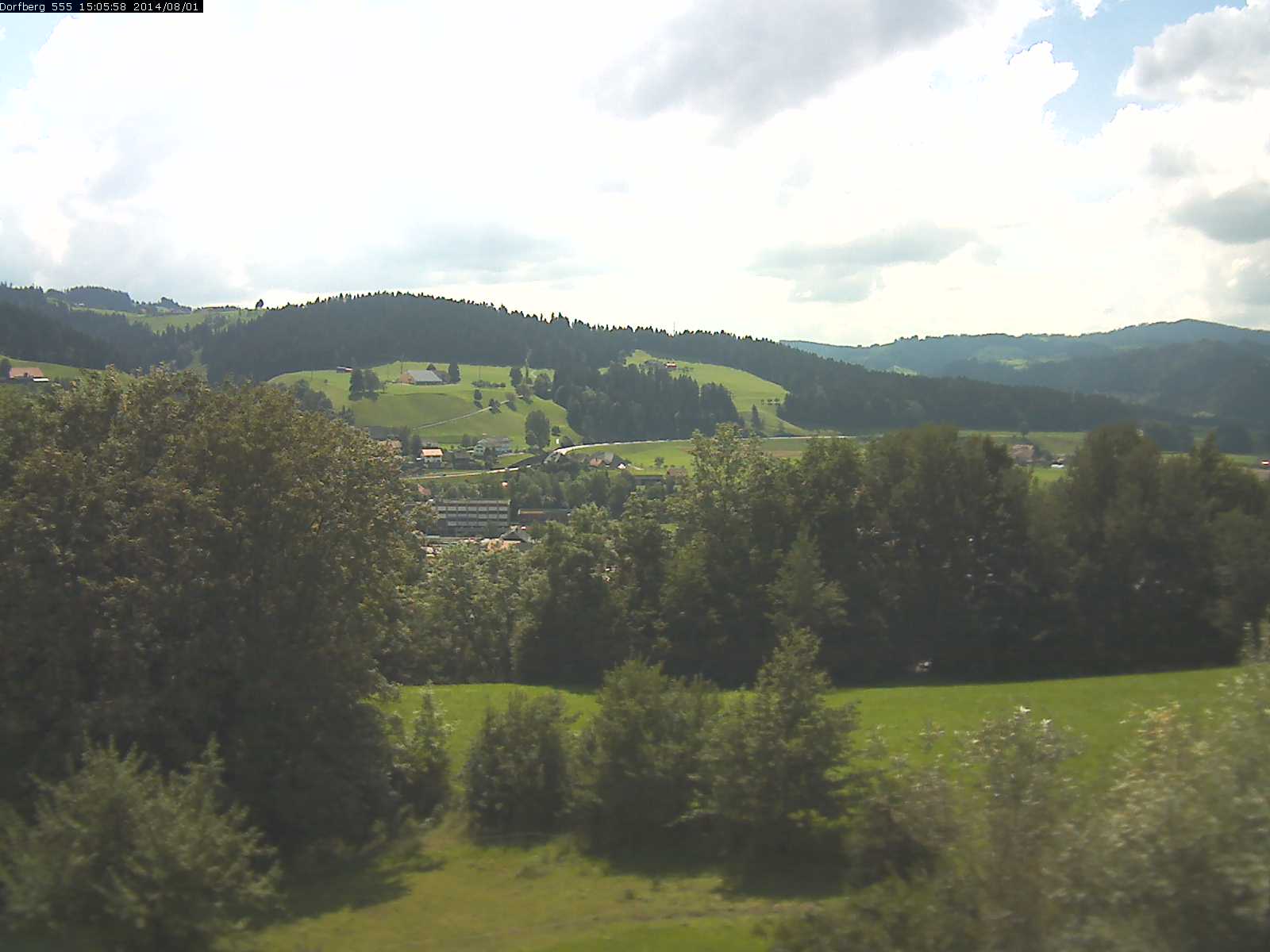 Webcam-Bild: Aussicht vom Dorfberg in Langnau 20140801-150600